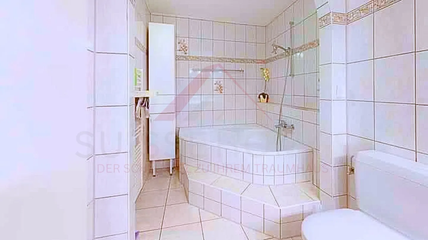 Spacious Maisonette Apartment on the 6th Floor with Unobstructed View - Photo 11 of 12