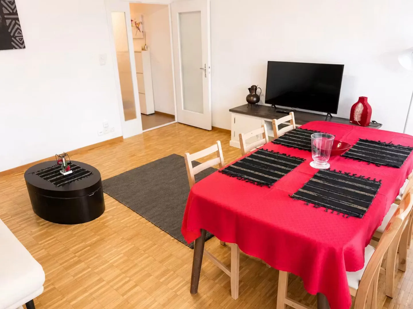 Charming Chalet in Dübendorf - Photo 2 of 6