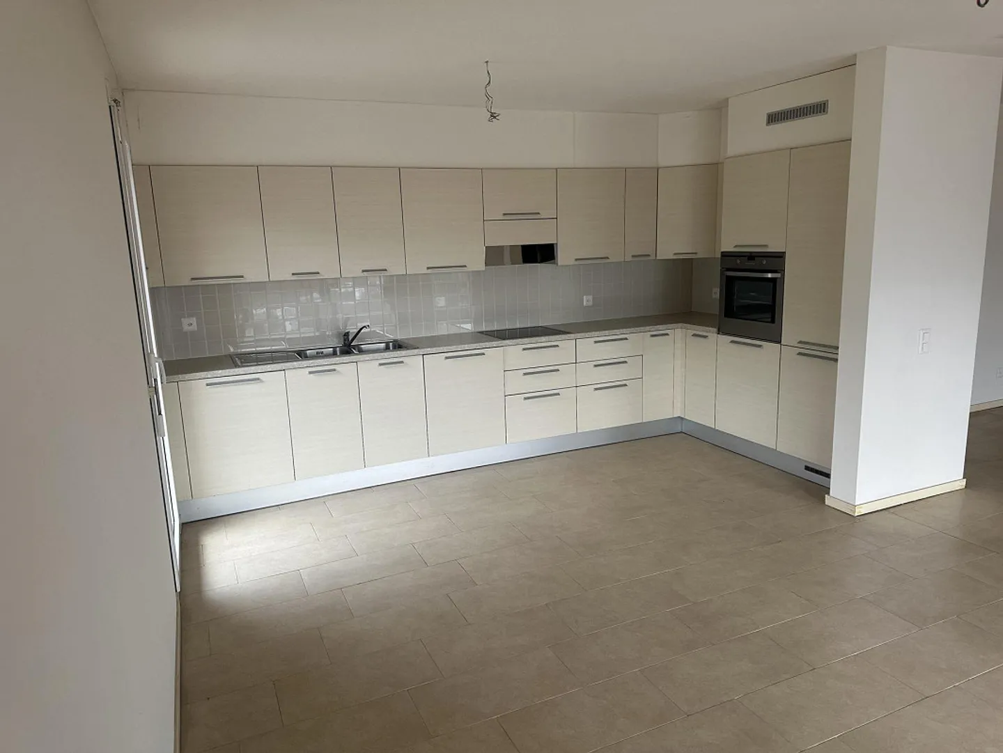 NEW PRICE - SPACIOUS 4.5 ROOMS IN CHIASSO – ID 23606 - Photo 3 of 9