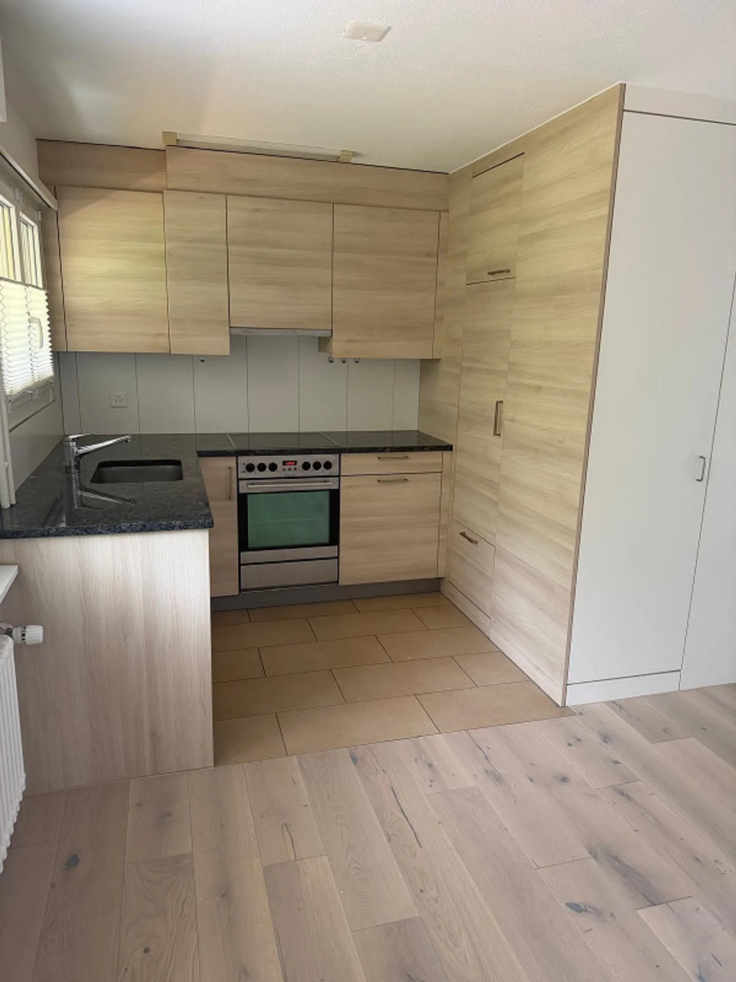 Appartamento moderno e luminoso a Rheineck con vista panoramica, balcone e garage - Foto 2 di 8