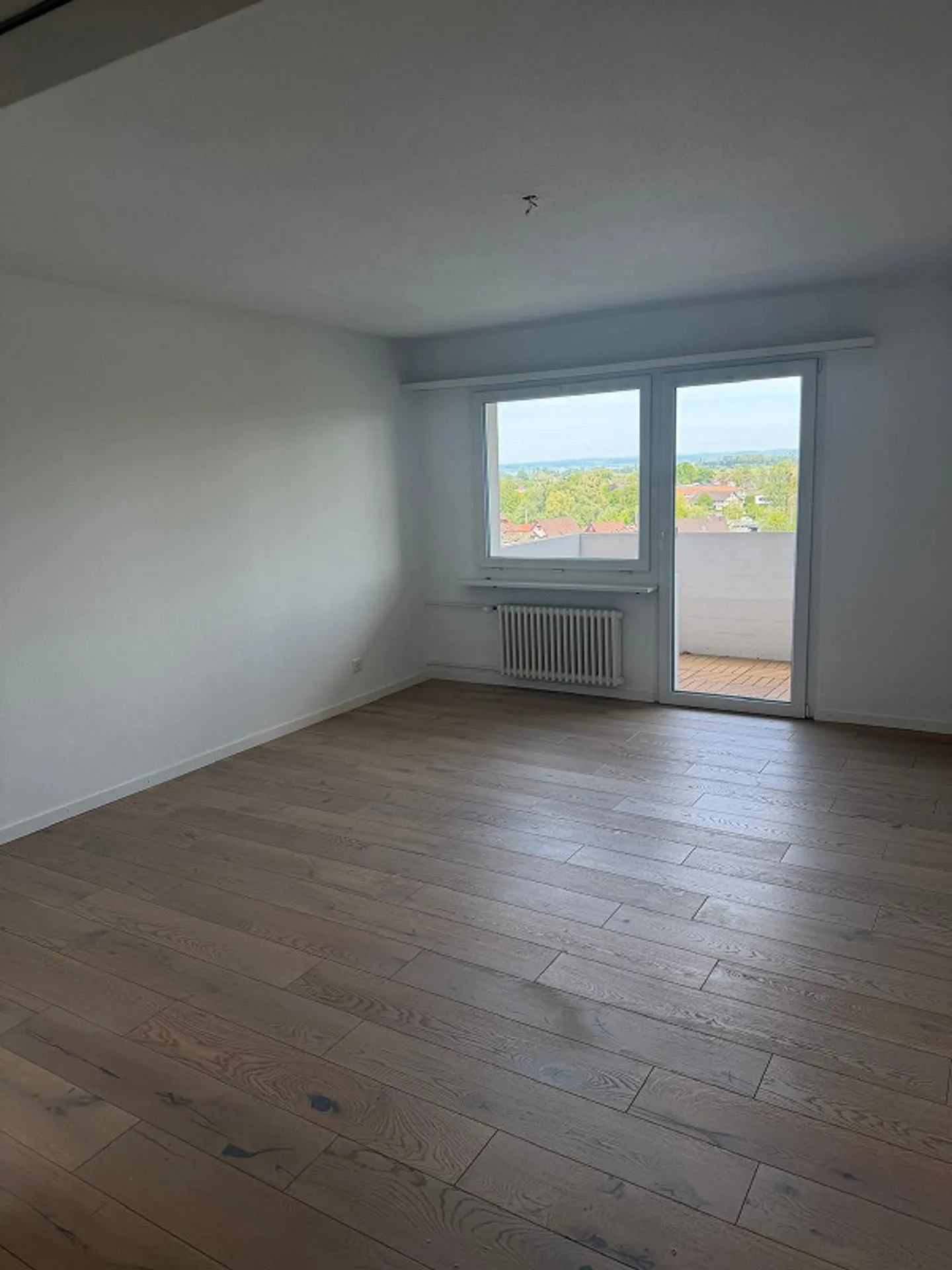Appartamento moderno e luminoso a Rheineck con vista panoramica, balcone e garage - Foto 4 di 8