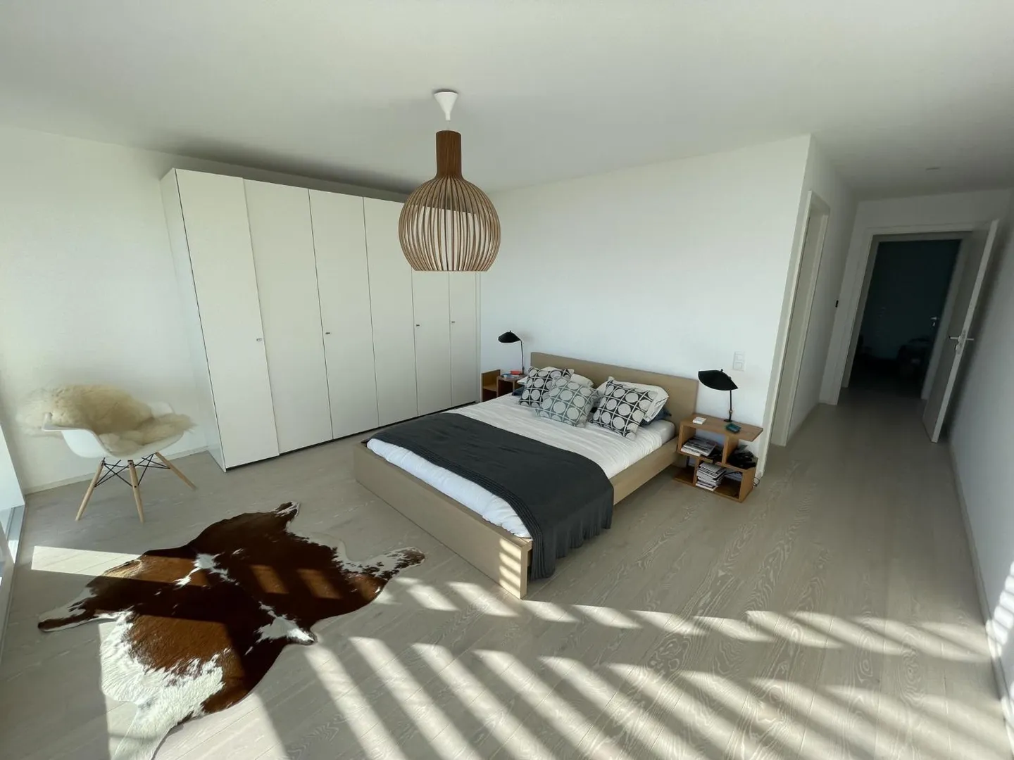 4.5 contemporary rooms - Photo 7 of 11