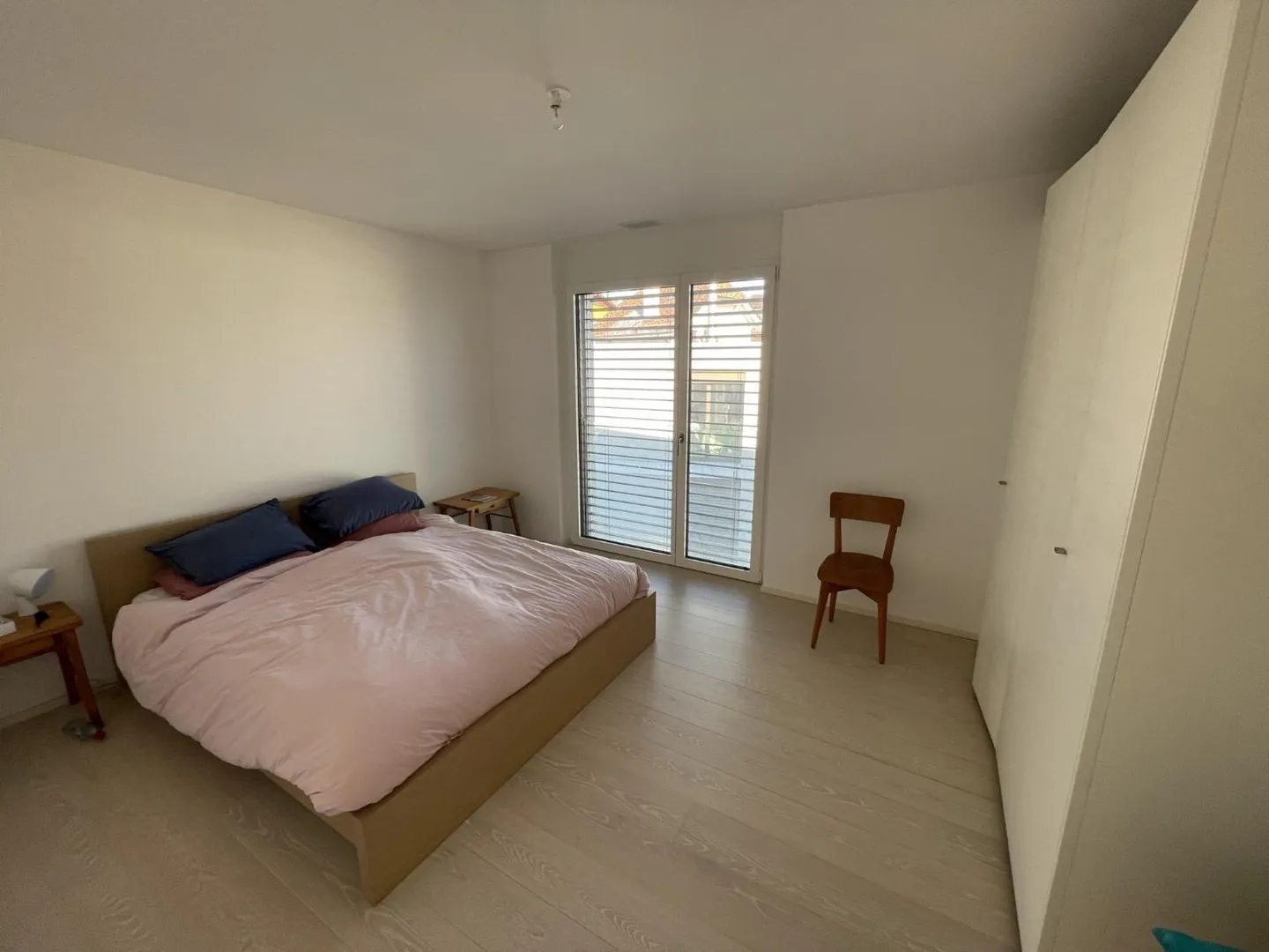 4.5 contemporary rooms - Photo 8 of 11