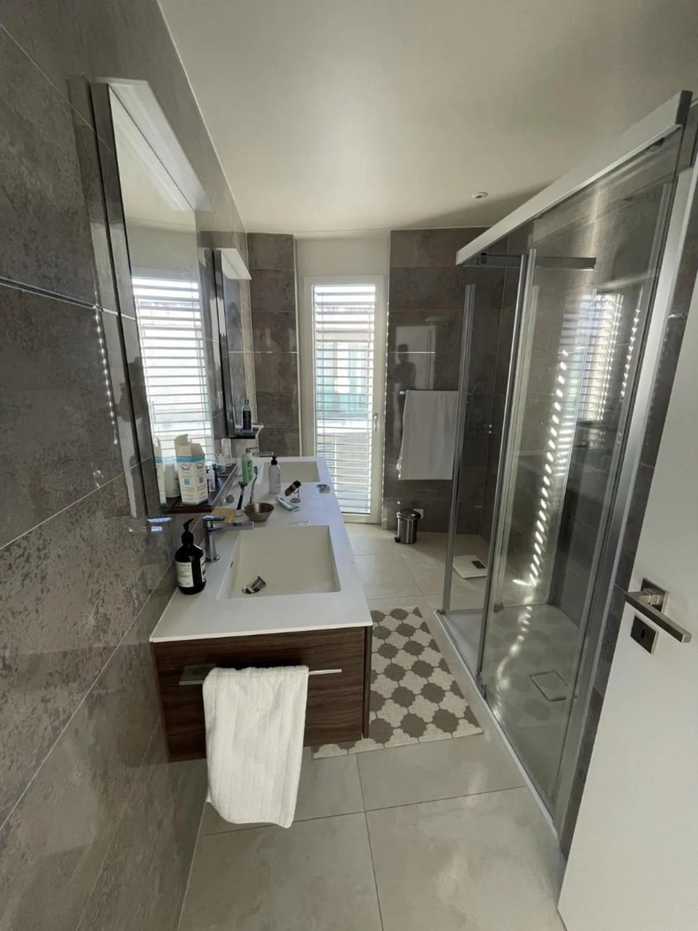 4.5 contemporary rooms - Photo 9 of 11