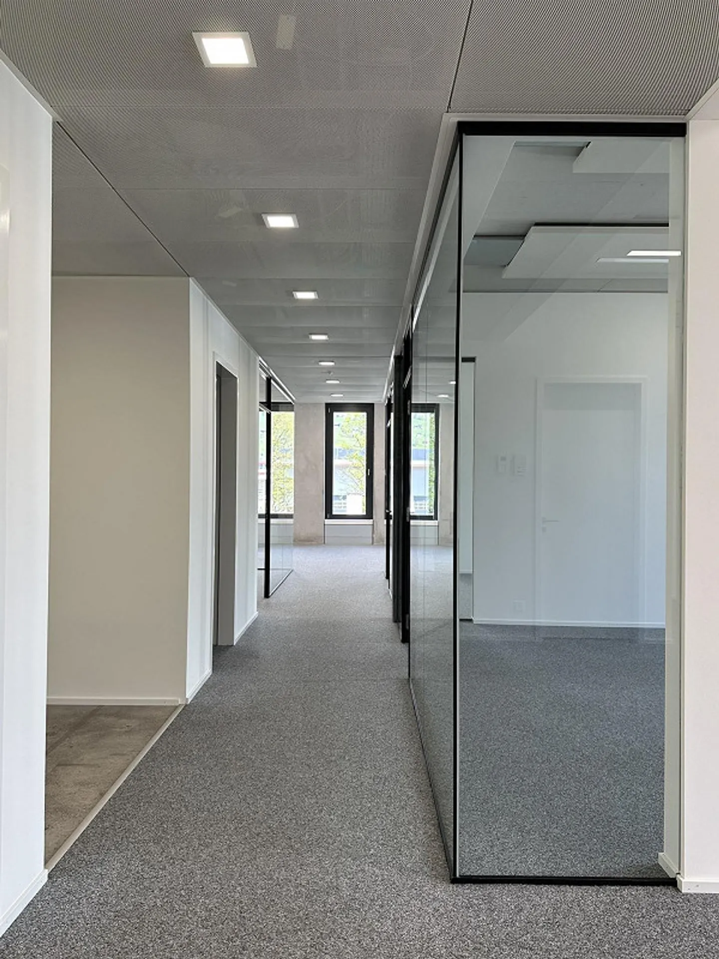 Moderne Büroräume in zentraler Lage - Foto 2 von 9