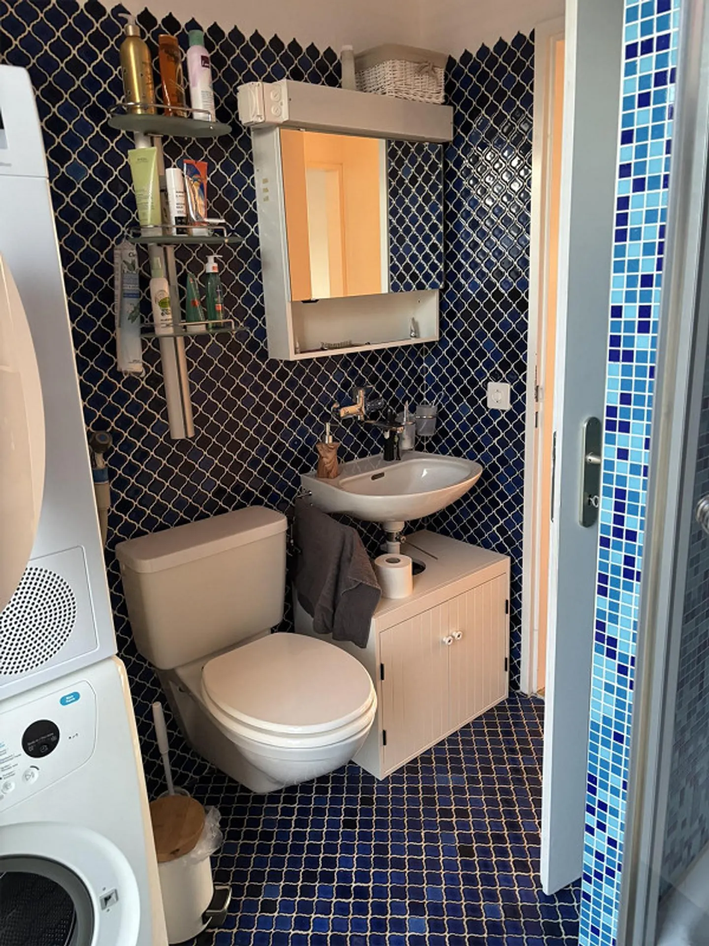 Appartement en attique de 3,5 pièces avec terrasse entourant de 80 m² à louer - Photo 8 sur 10