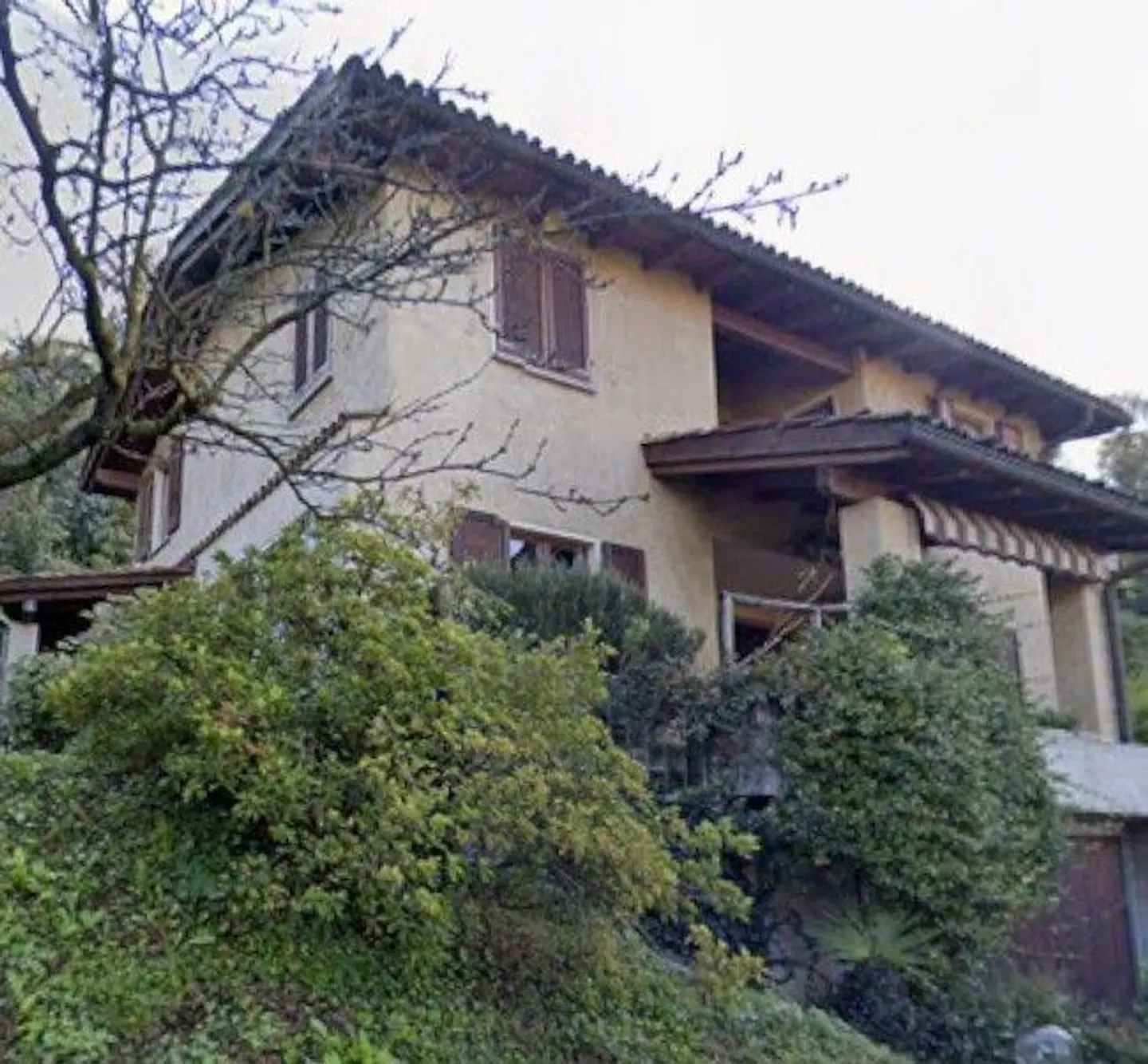 Casa unica su tre piani - Foto 1 di 13