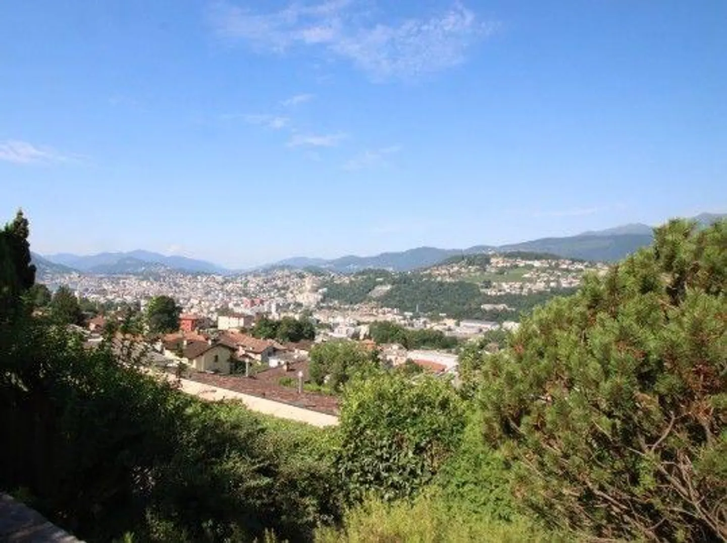 Casa unica su tre piani - Foto 5 di 13