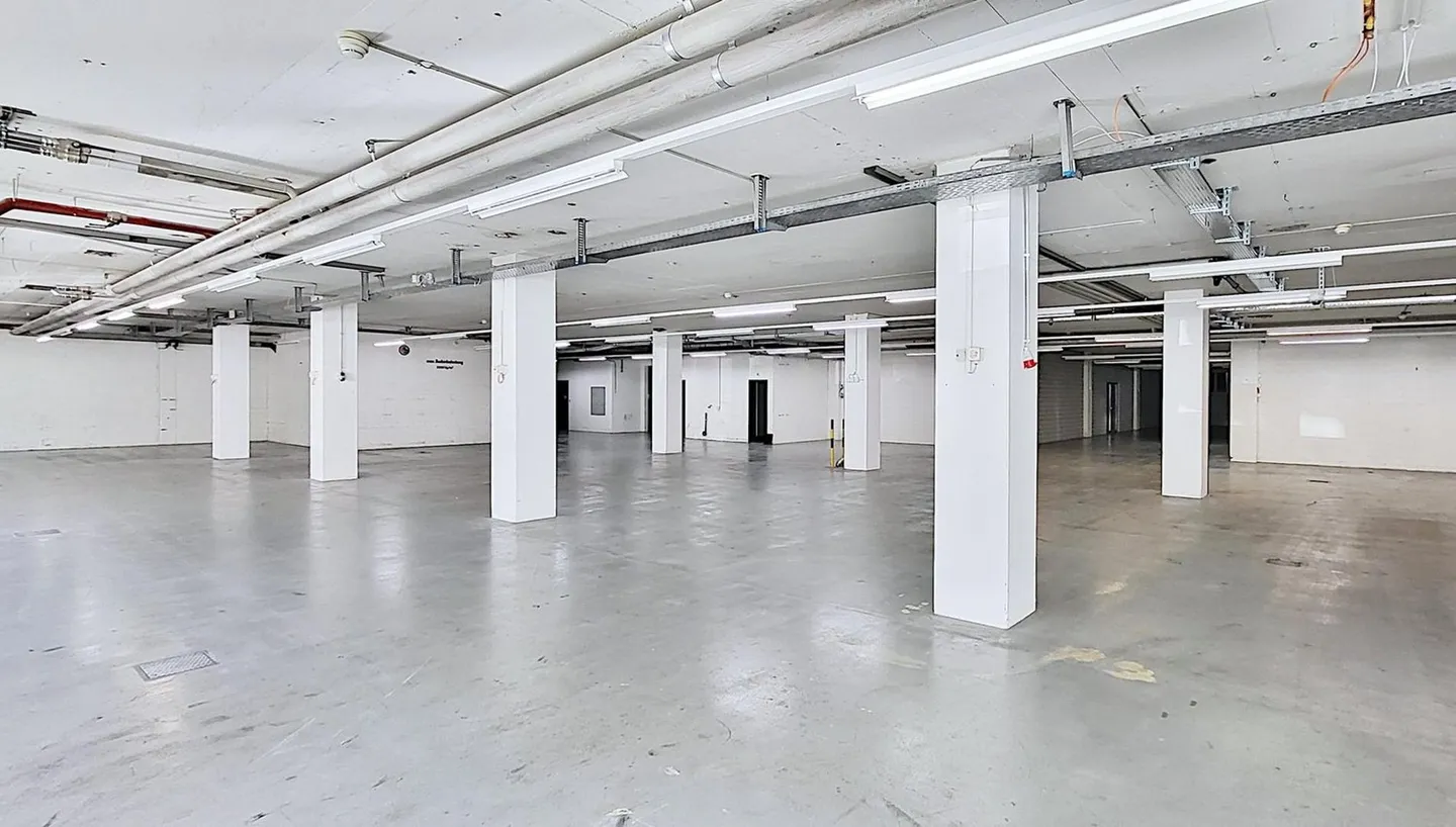 Espace Commercial Spacieux et Lumineux - Photo 1 sur 8