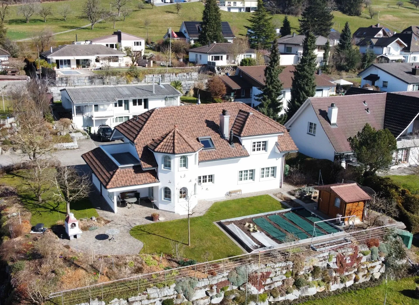 SONNIG / GEPFLEGT / GEHOBENER AUSBAU / FAMILIÄR / REPRÄSENTATIV - Foto 1 von 11