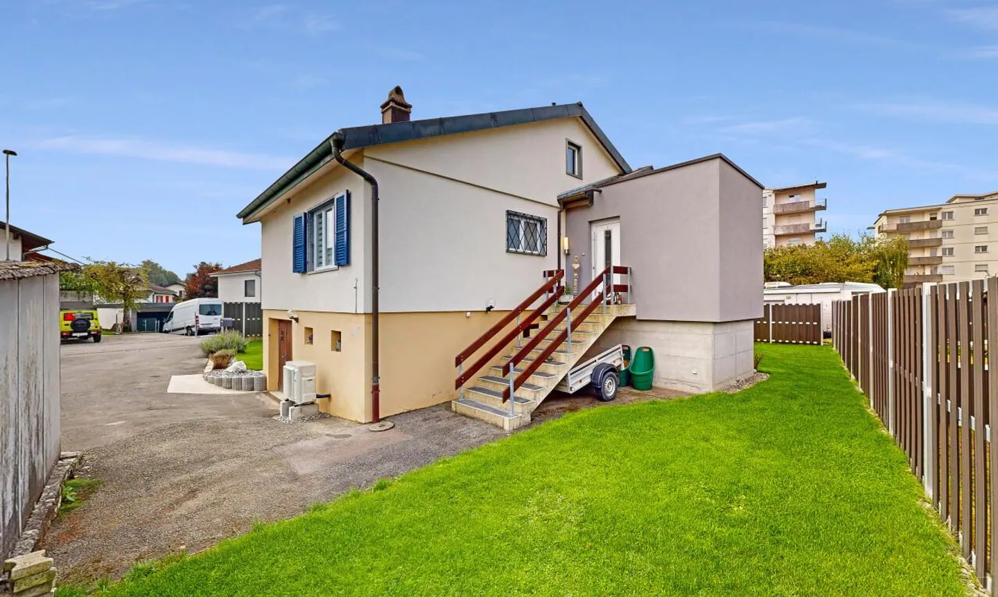 Stupenda piccola casa familiare ristrutturata con terrazza e grande giardino! - Foto 1 di 11