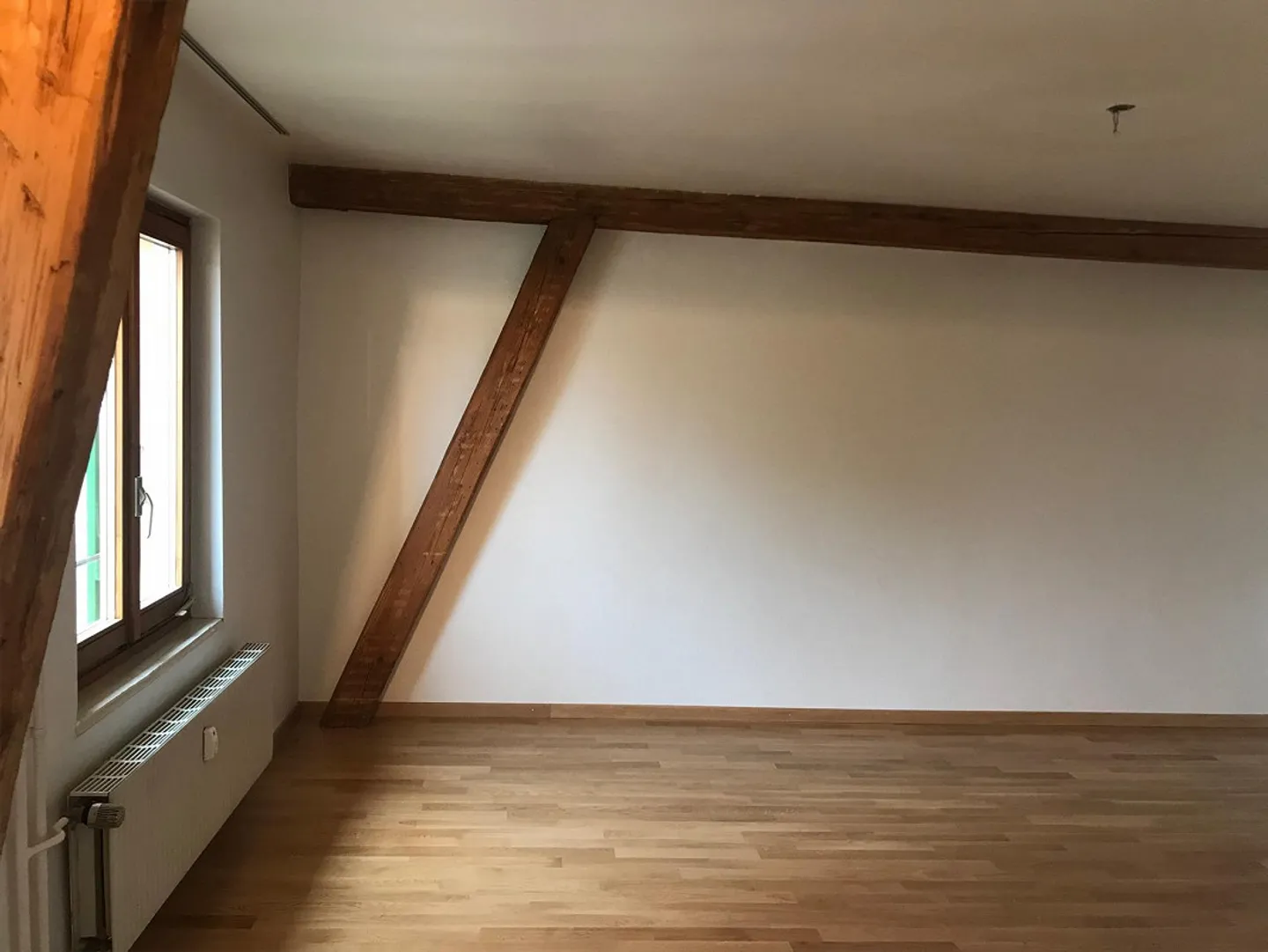 Incantevole appartamento di 3 stanze in un edificio storico a Basilea - Foto 3 di 6