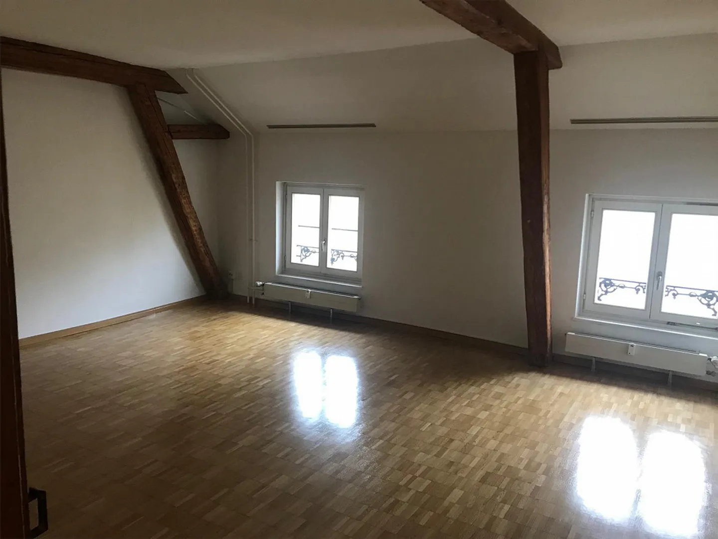 Incantevole appartamento di 3 stanze in un edificio storico a Basilea - Foto 5 di 6