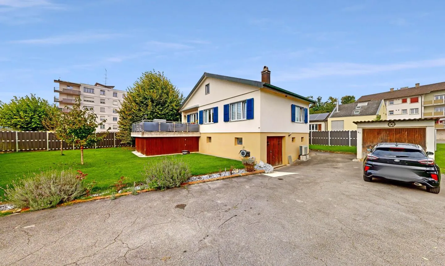 Stupenda piccola casa familiare ristrutturata con terrazza e grande giardino! - Foto 2 di 11