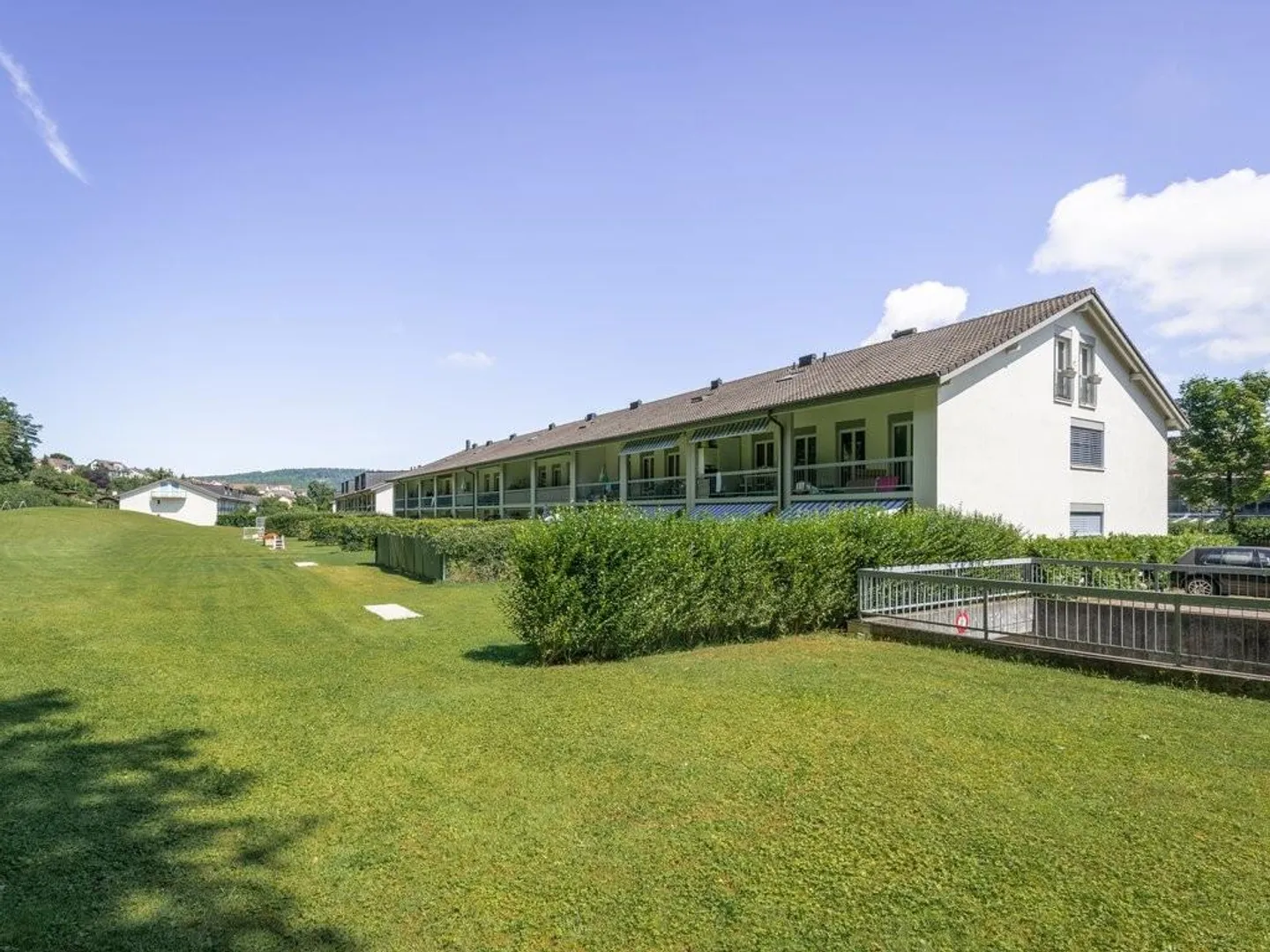 RENT WITHOUT DEPOSIT - Quiet development on the edge of the forest and yet central - Photo 1 of 6