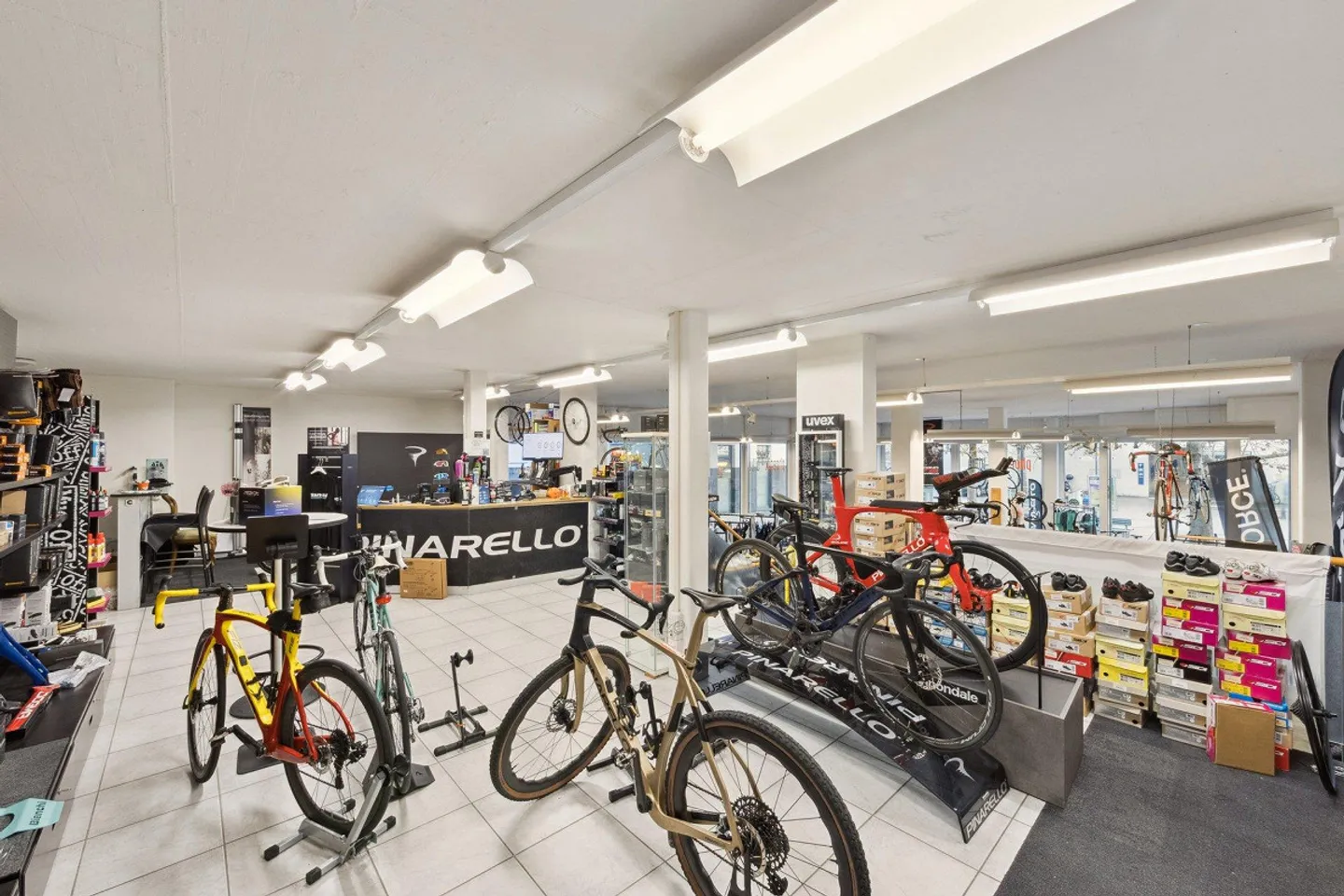 Espace commercial loué près de la gare de Baar - Investissement attrayant - Photo 3 sur 6