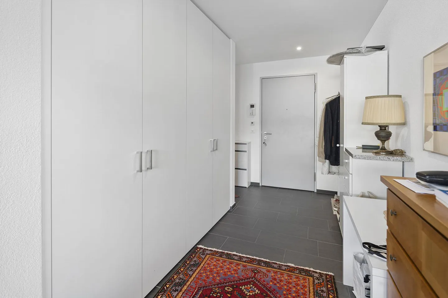 Geräumiges Familienhaus in zentraler Lage - Foto 7 von 14