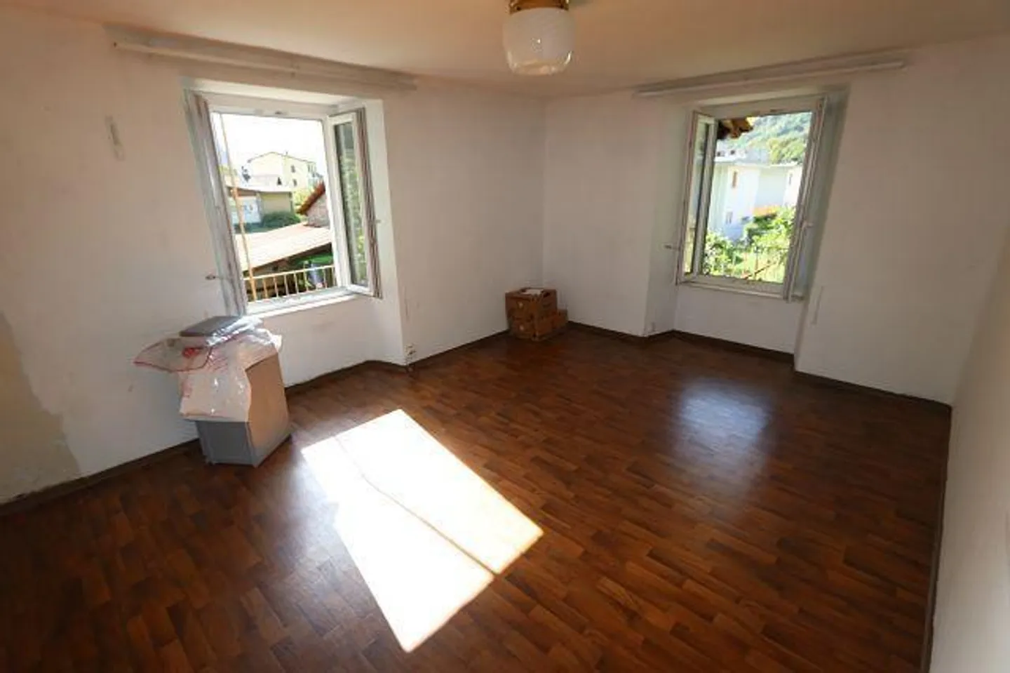 Incantevole casa familiare a Bodio - Foto 5 di 37