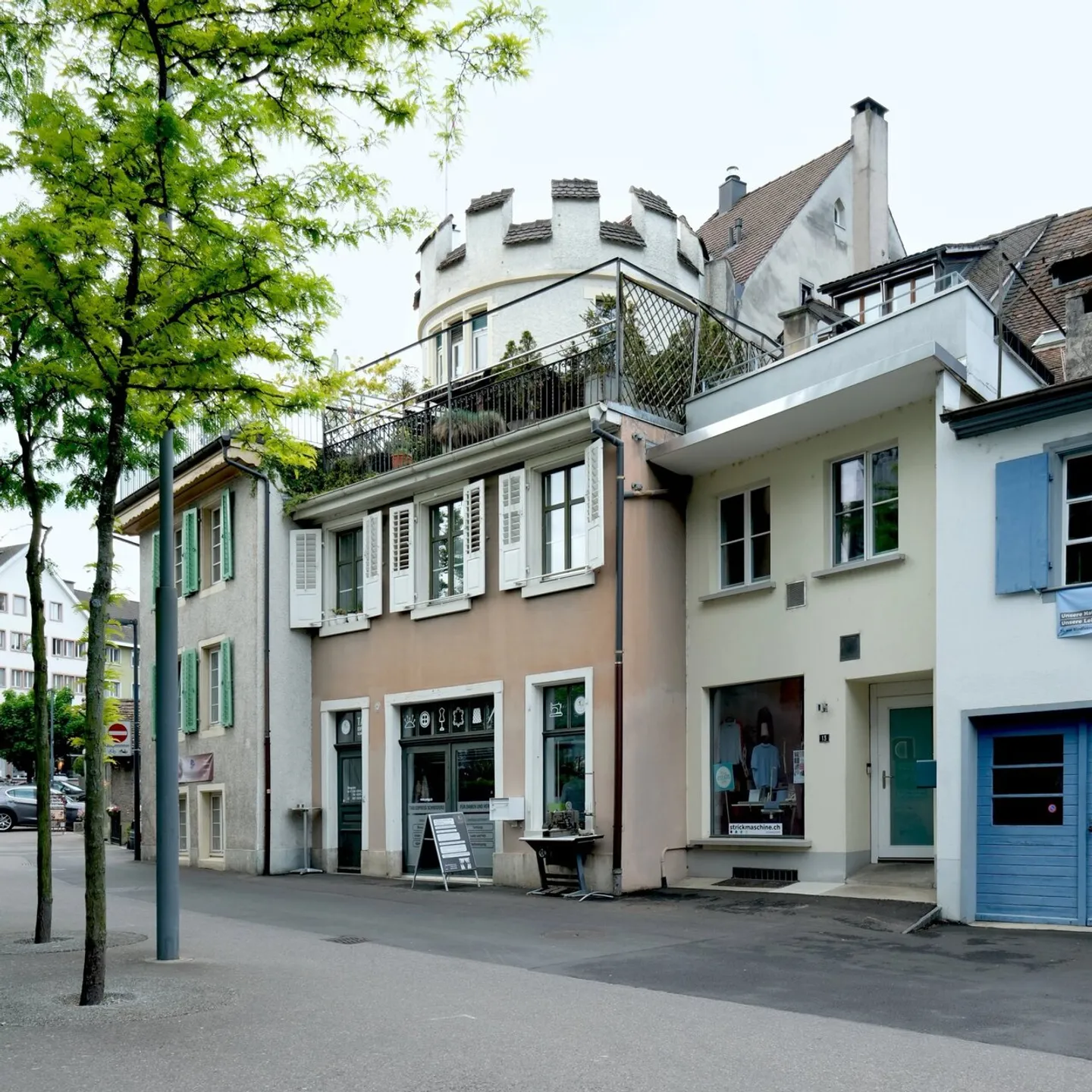 Maison de ville historique avec espace commercial et quatre appartements - Photo 1 sur 5