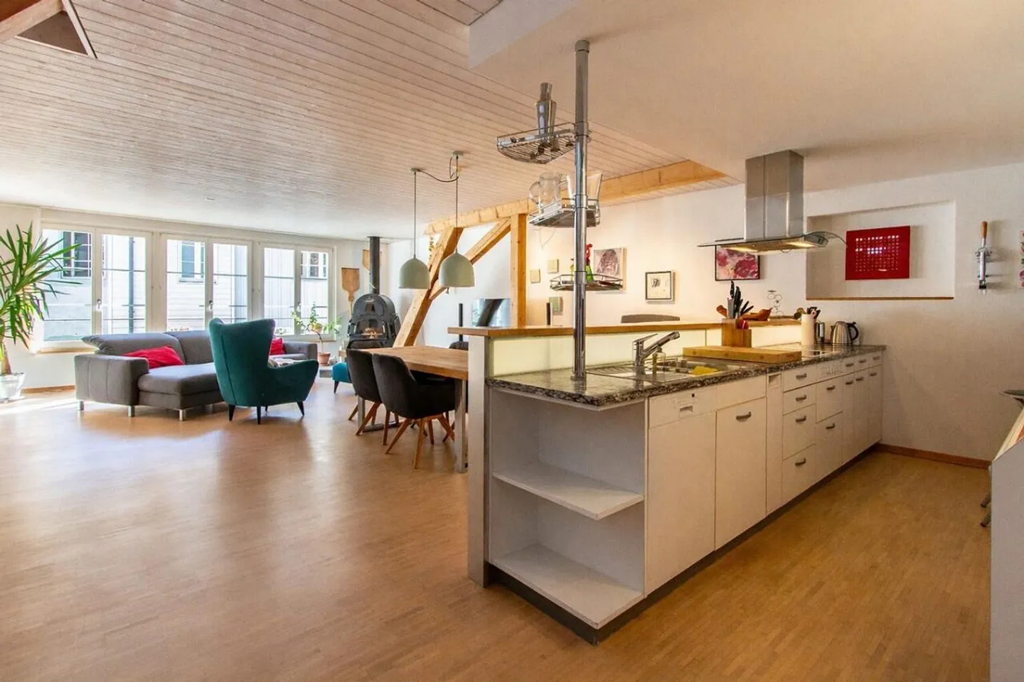 Appartamento duplex di 5 locali Attraente con tanto fascino del centro storico! - Foto 2 di 13