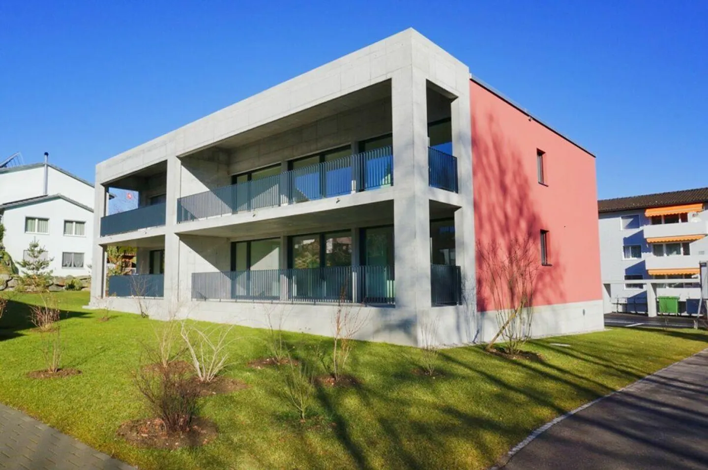 Appartamento elegante di 4,5 stanze con grande balcone - Foto 1 di 18