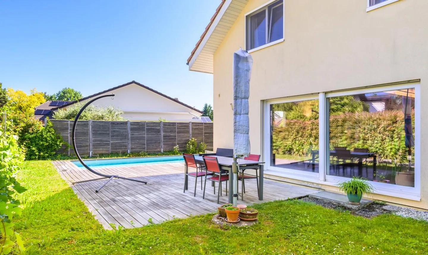 Casa Indipendente Eccezionale: Serenità, Giardino e Piscina - Foto 1 di 13