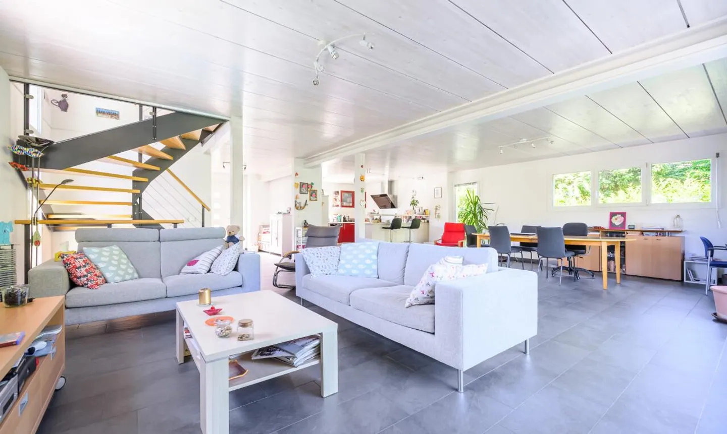 Casa Indipendente Eccezionale: Serenità, Giardino e Piscina - Foto 2 di 13