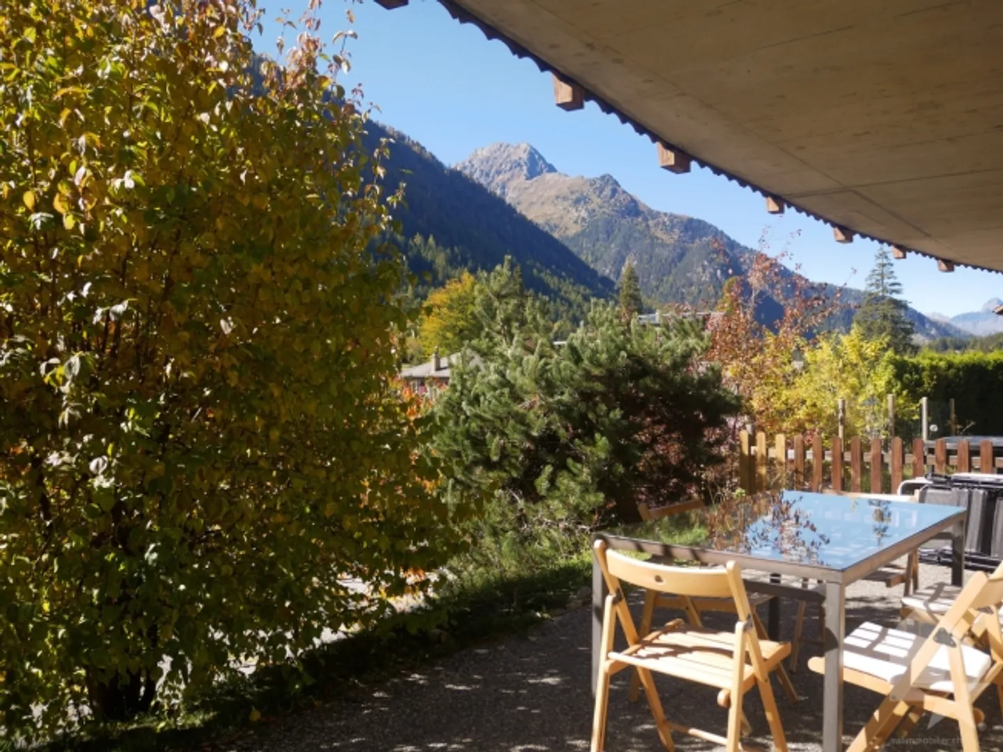 Appartamento piacevole e luminoso di 3,5 stanze con terrazza e vista soleggiata - Foto 2 di 13