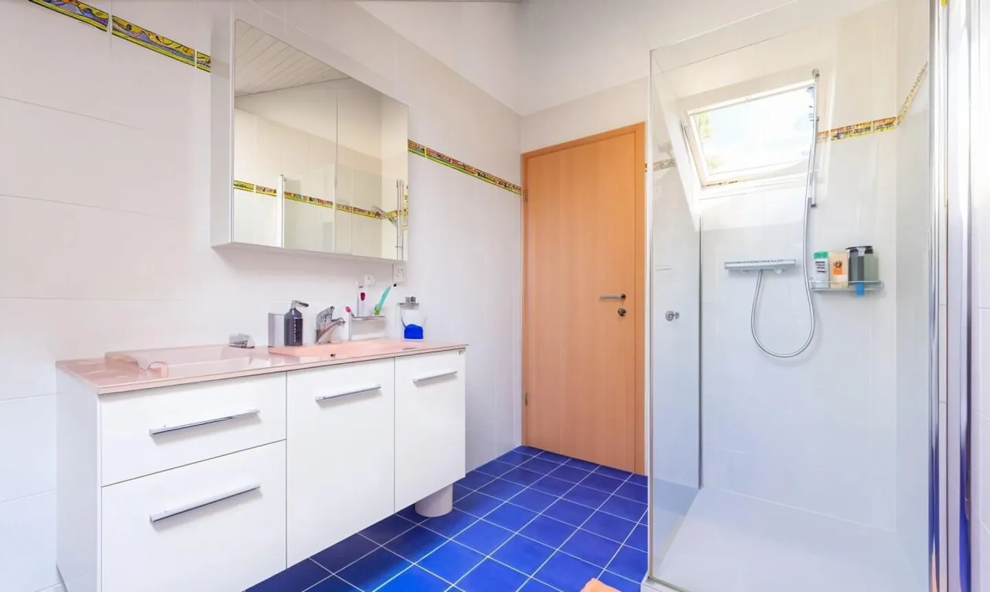 Casa Indipendente Eccezionale: Serenità, Giardino e Piscina - Foto 8 di 13