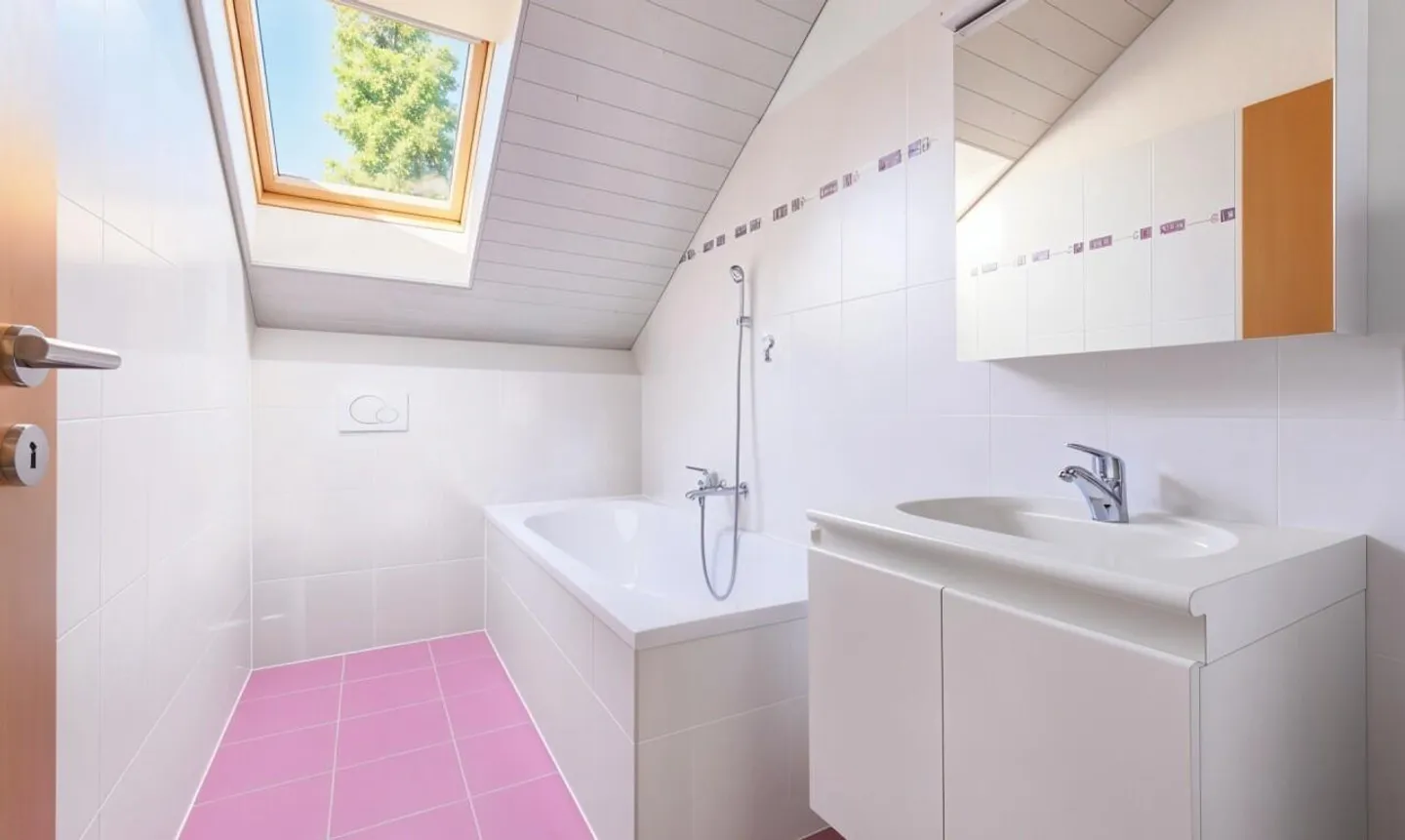 Casa Indipendente Eccezionale: Serenità, Giardino e Piscina - Foto 9 di 13