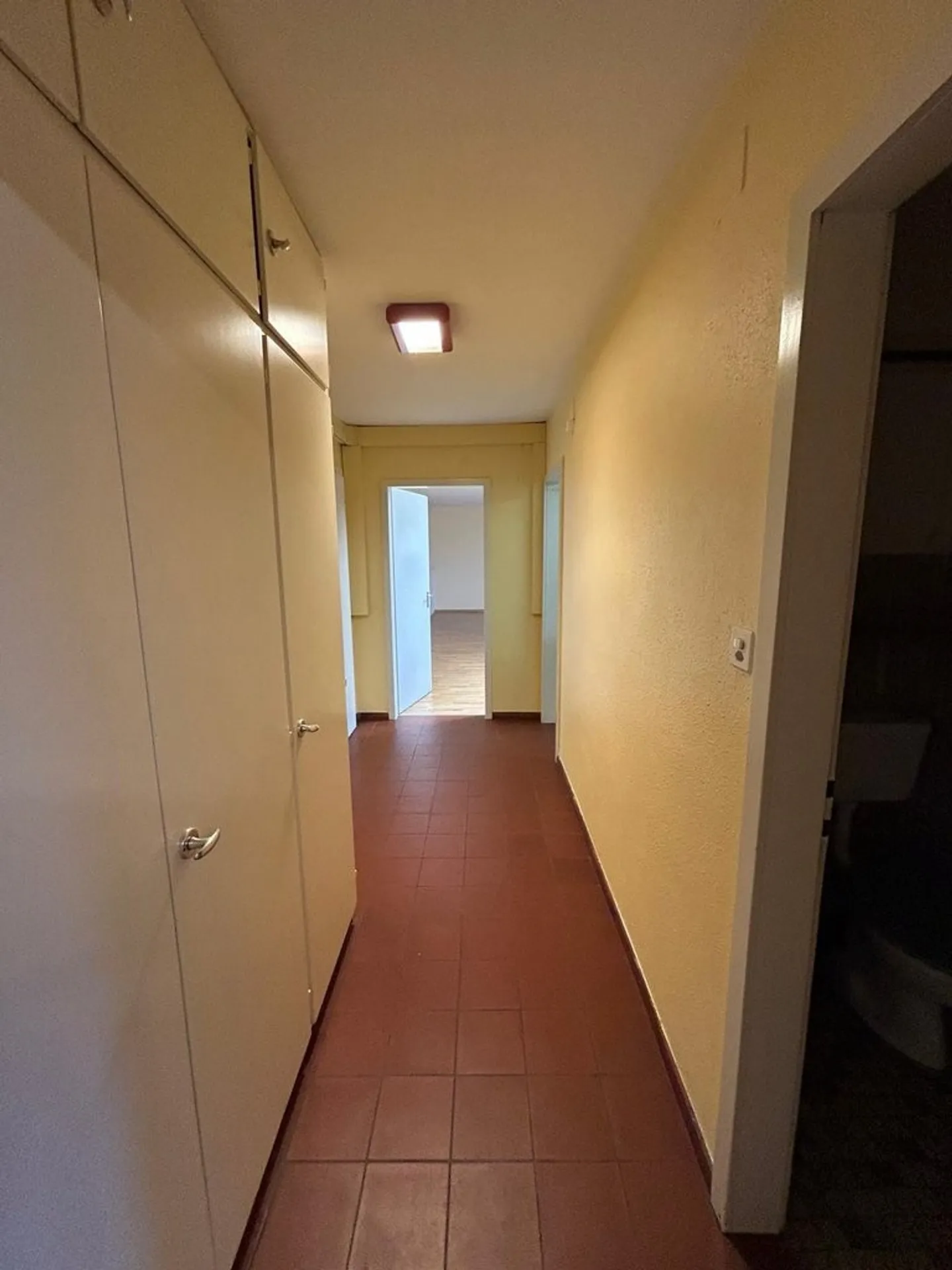 Atelier/Bureau pour une utilisation temporaire jusqu'au 31.07.2027 - Photo 6 sur 8