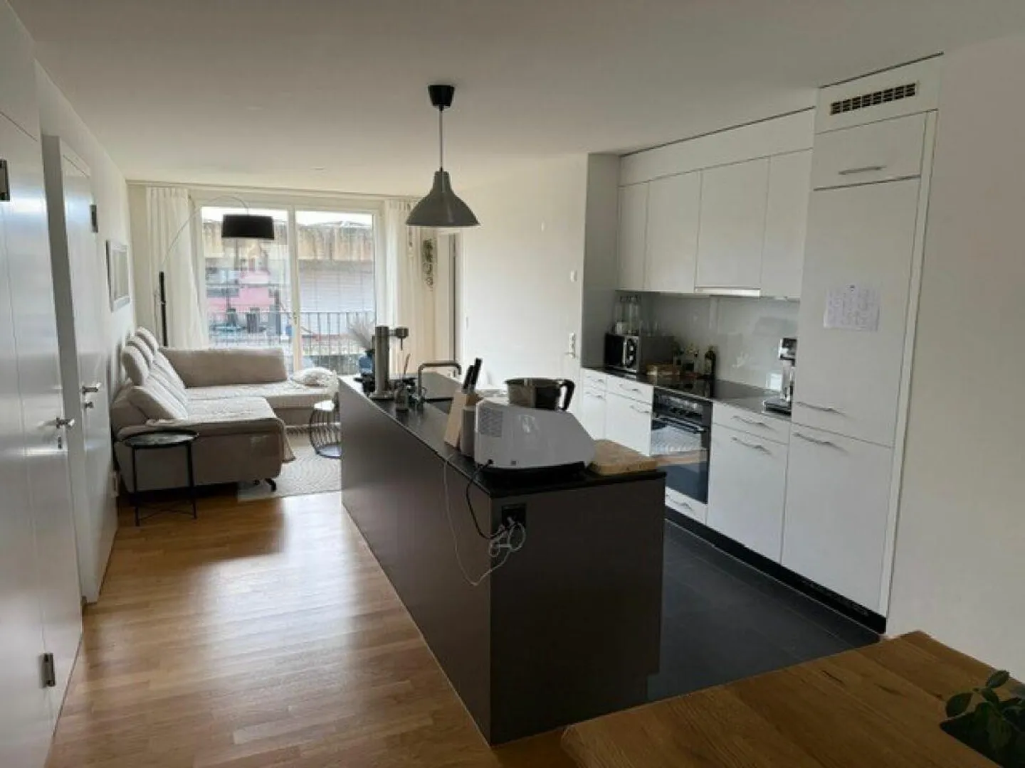 Appartamento elegante di 4,5 stanze con grande balcone - Foto 4 di 18