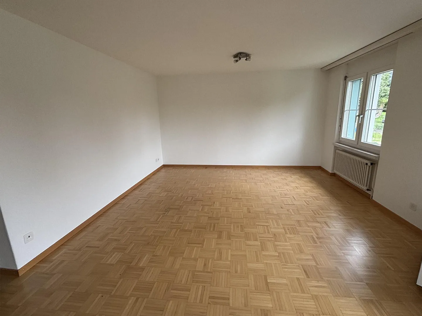 Bellissimo appartamento luminoso di 3,5 stanze a Gossau con ampio balcone - Foto 3 di 10