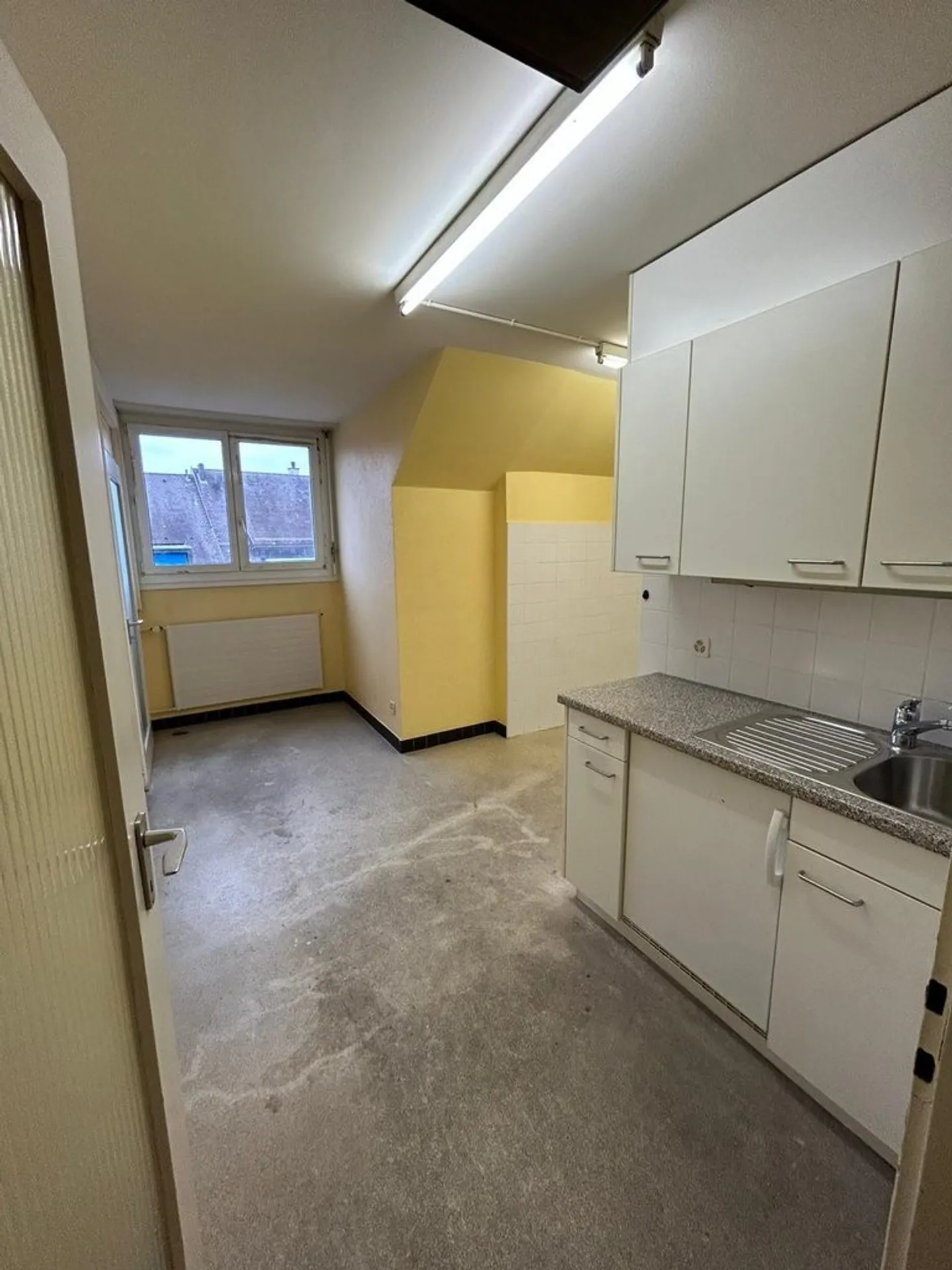 Atelier/Bureau pour une utilisation temporaire jusqu'au 31.07.2027 - Photo 5 sur 8