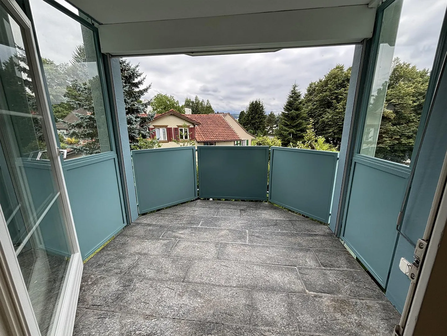 Bellissimo appartamento luminoso di 3,5 stanze a Gossau con ampio balcone - Foto 4 di 10