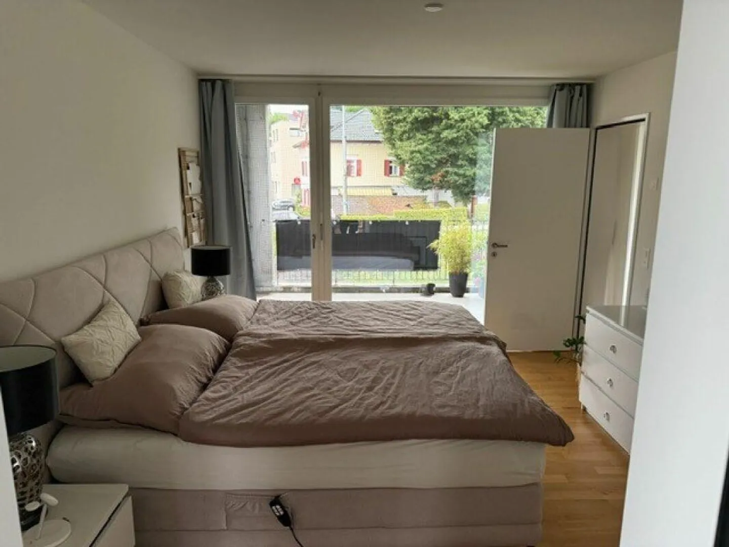 Appartamento elegante di 4,5 stanze con grande balcone - Foto 7 di 18