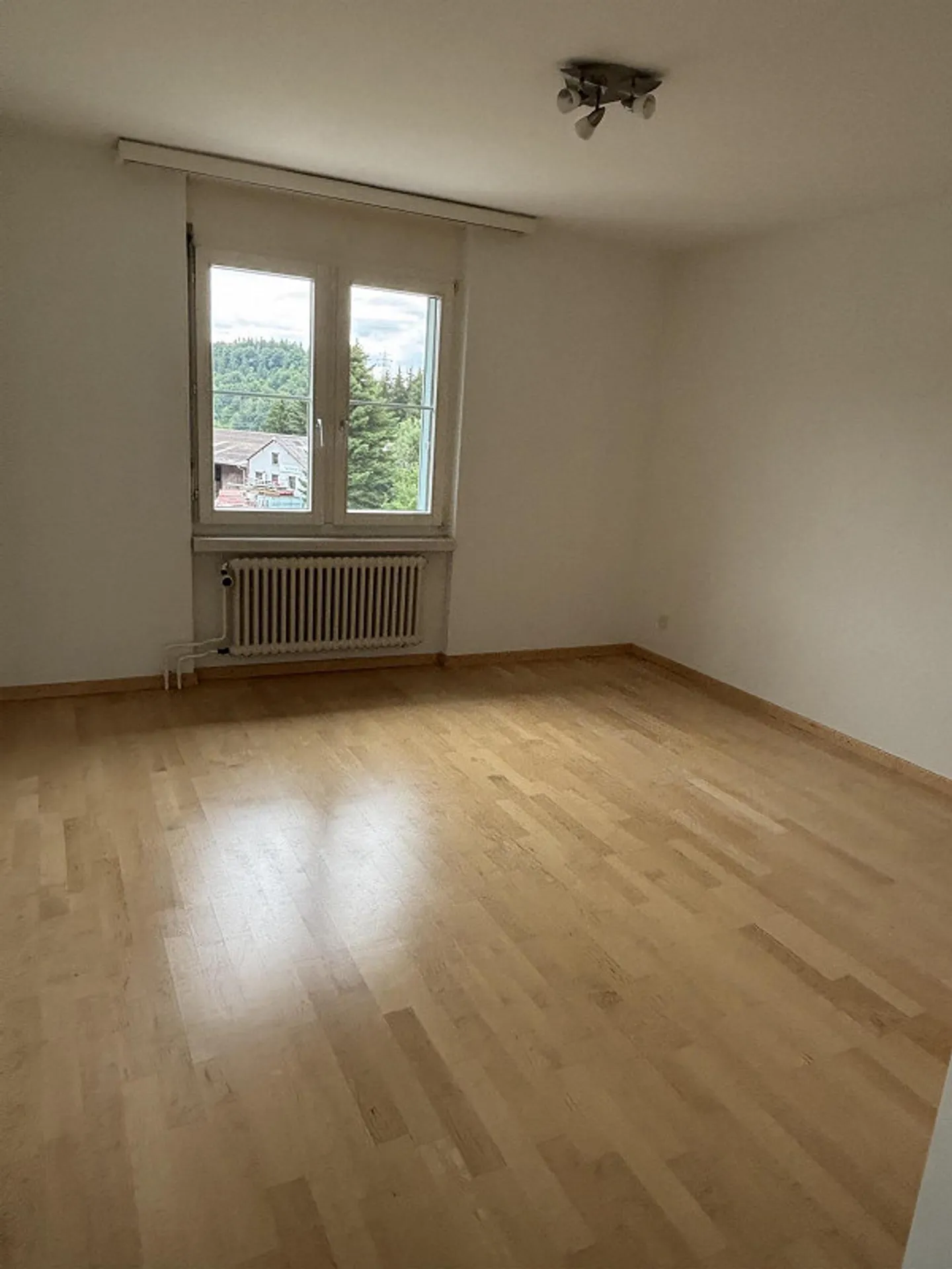 Bellissimo appartamento luminoso di 3,5 stanze a Gossau con ampio balcone - Foto 8 di 10