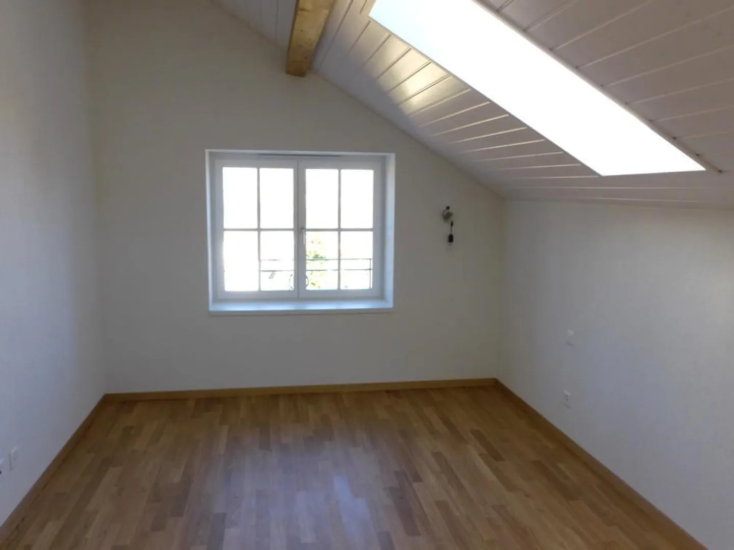 Bell'appartamento di 4.5 locali con terrazza nel centro del villaggio - Foto 7 di 9