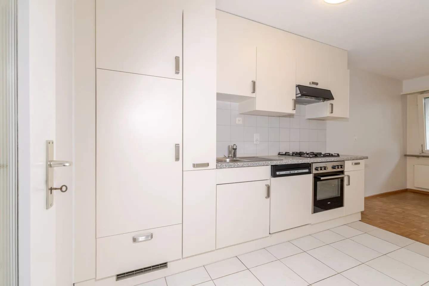 Charming 3.5 Room Apartment on the 2nd Floor - Photo 7 of 18