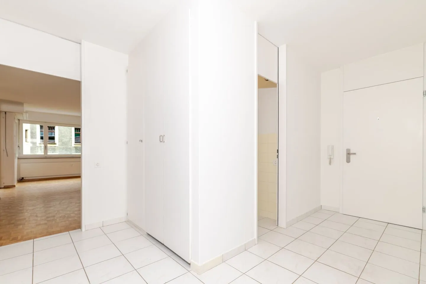 Charming 3.5 Room Apartment on the 2nd Floor - Photo 16 of 18