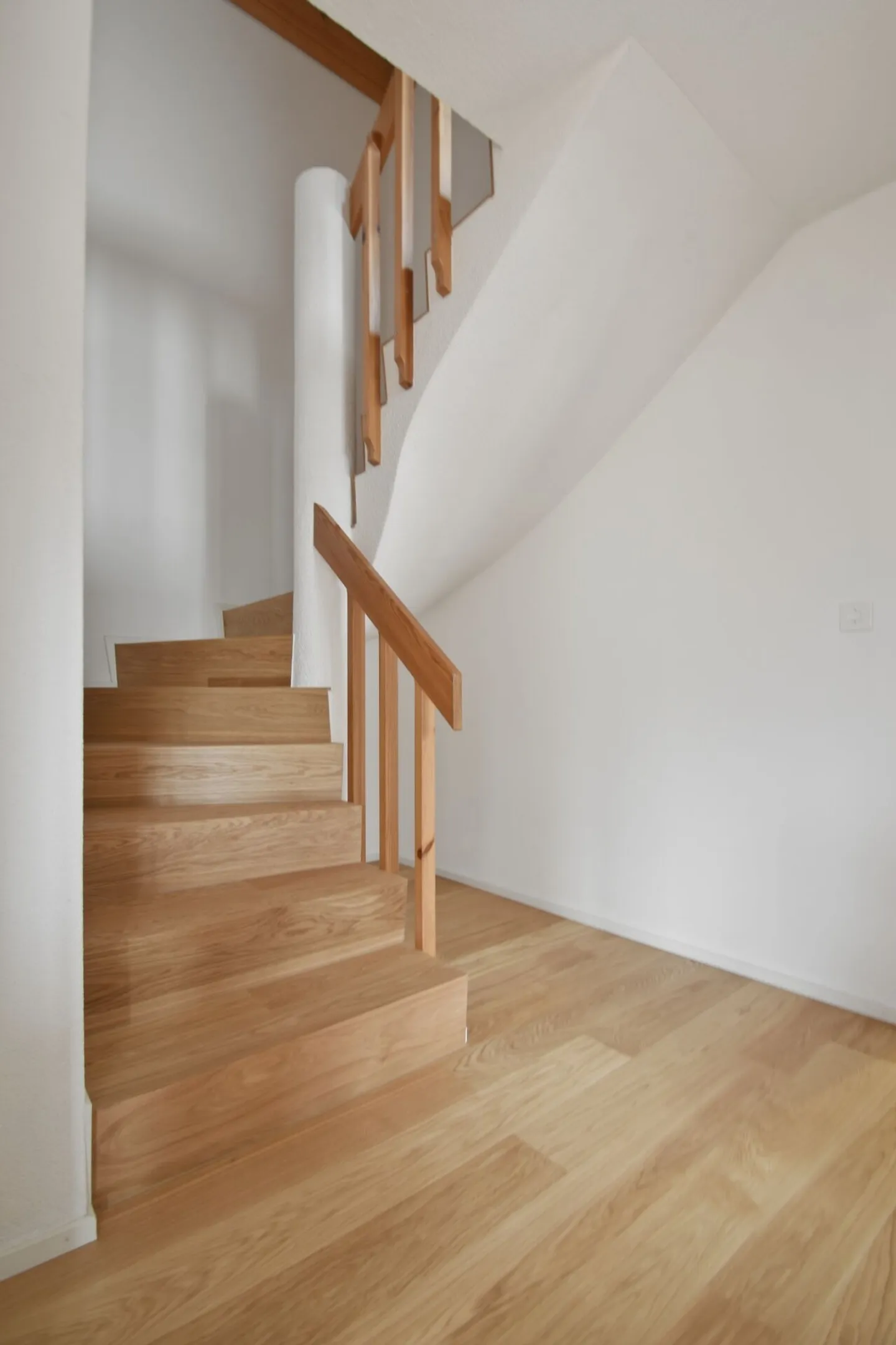 Bella e spaziosa maisonette di 5 1/2 stanze con camino - Foto 6 di 10