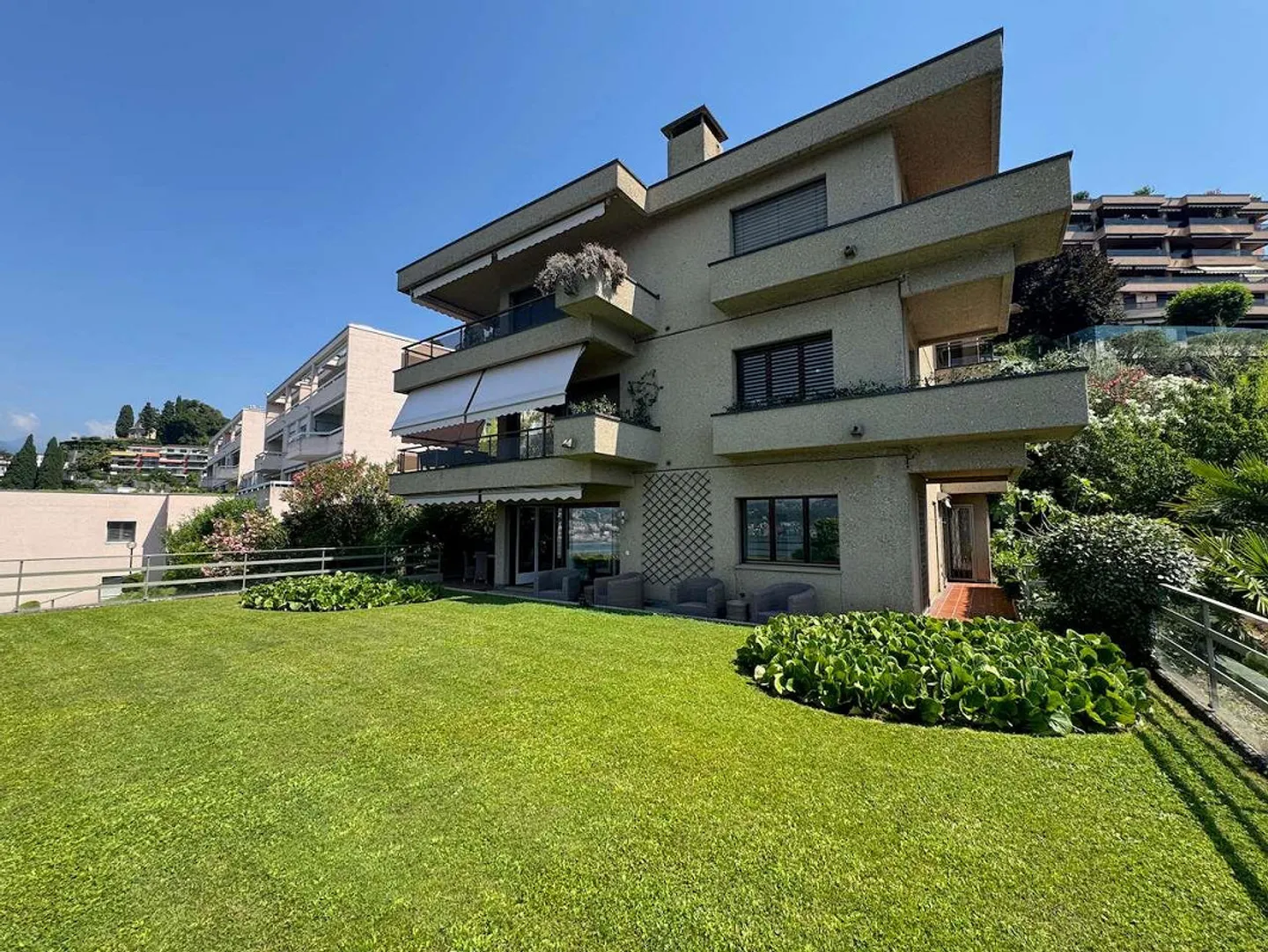 Holiday apartment with lake view and garden - Photo 11 of 11