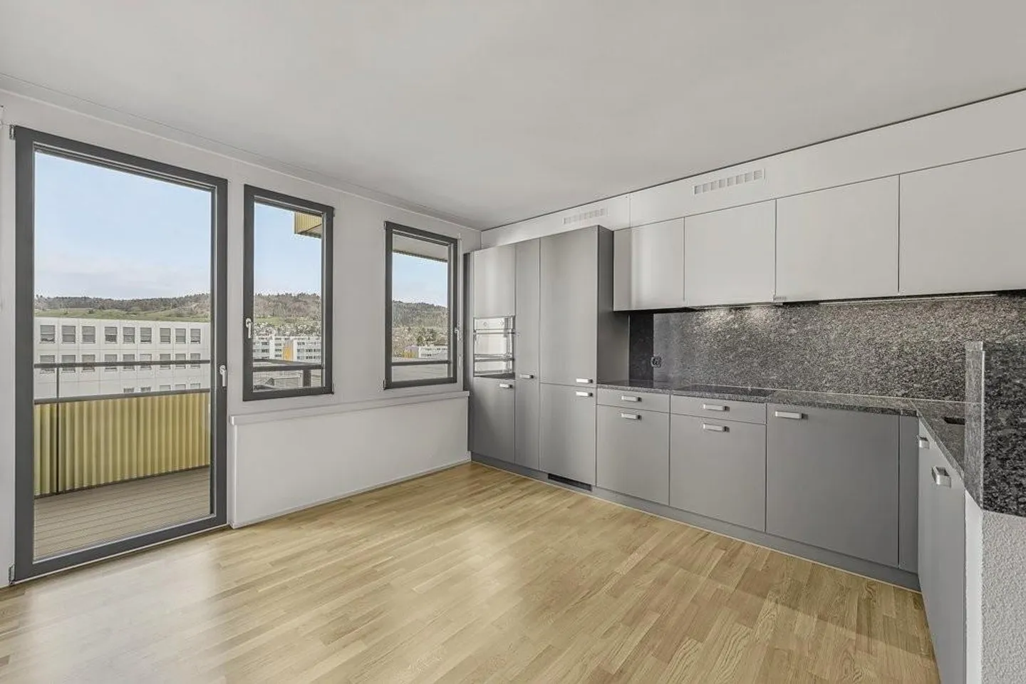 Modern Apartment near Rietpark - Photo 2 of 12