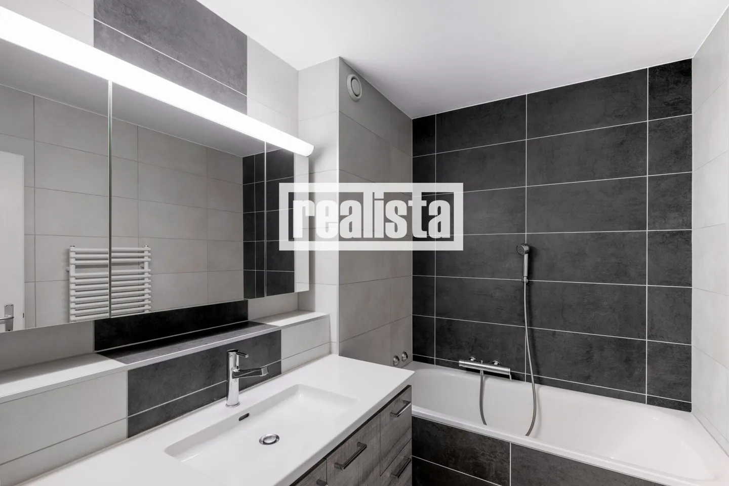 4,5-Zimmer-Wohnung im 3. Stock - Foto 3 von 9