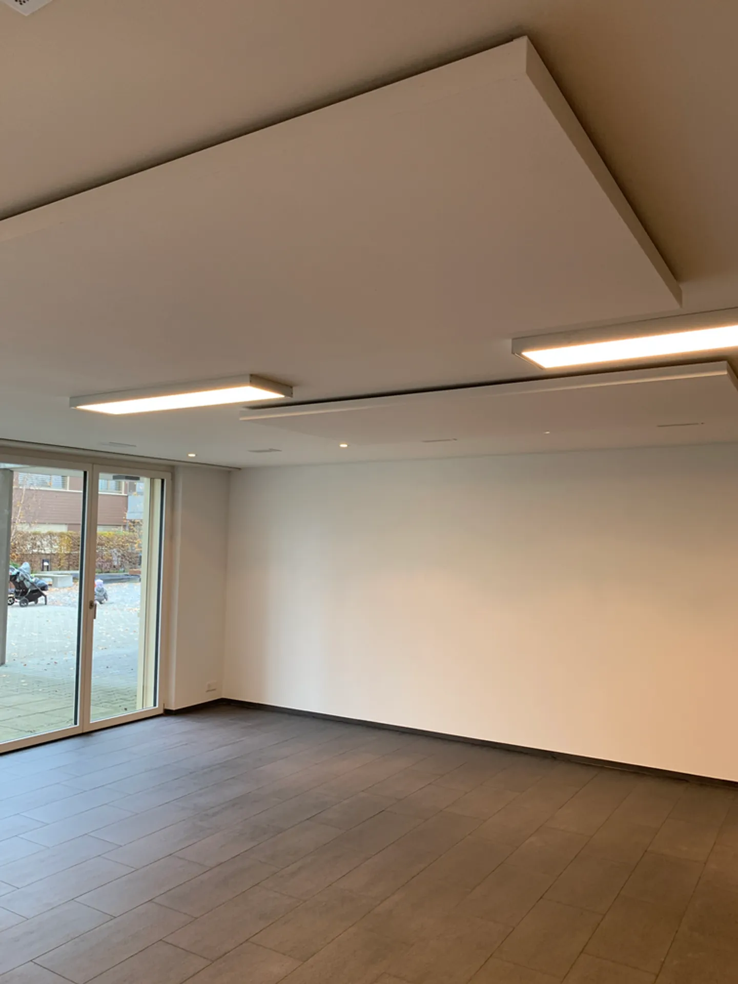 Emplacement de bureau attrayant avec potentiel ! - Photo 2 sur 4