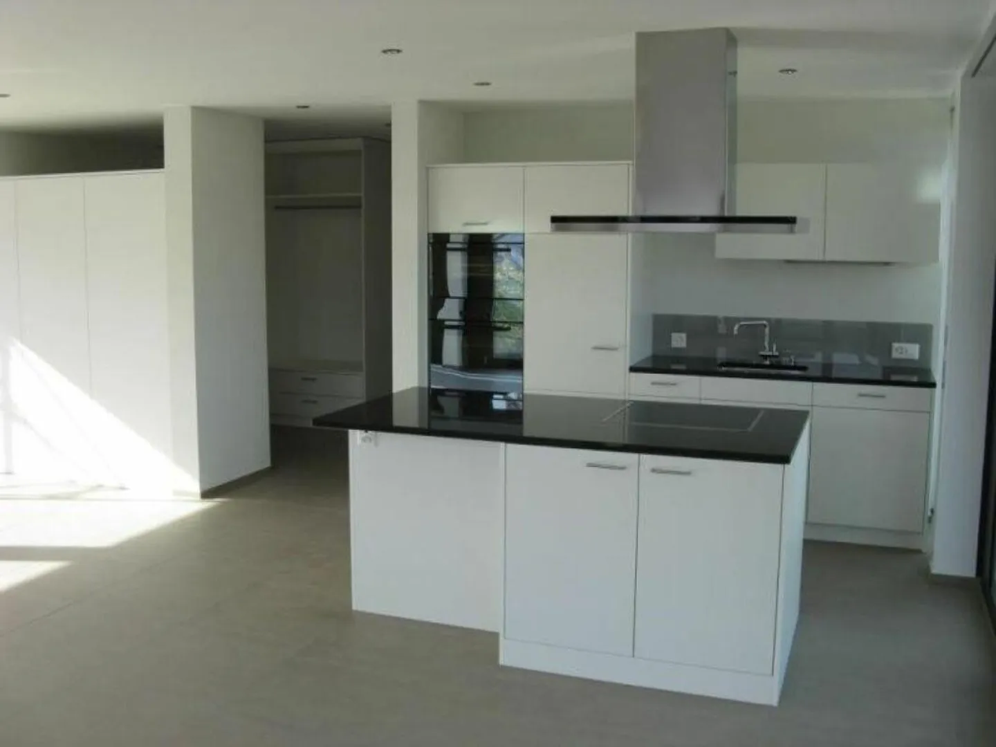 Special 4 1/2-room apartment with beautiful terrace - Photo 3 of 11
