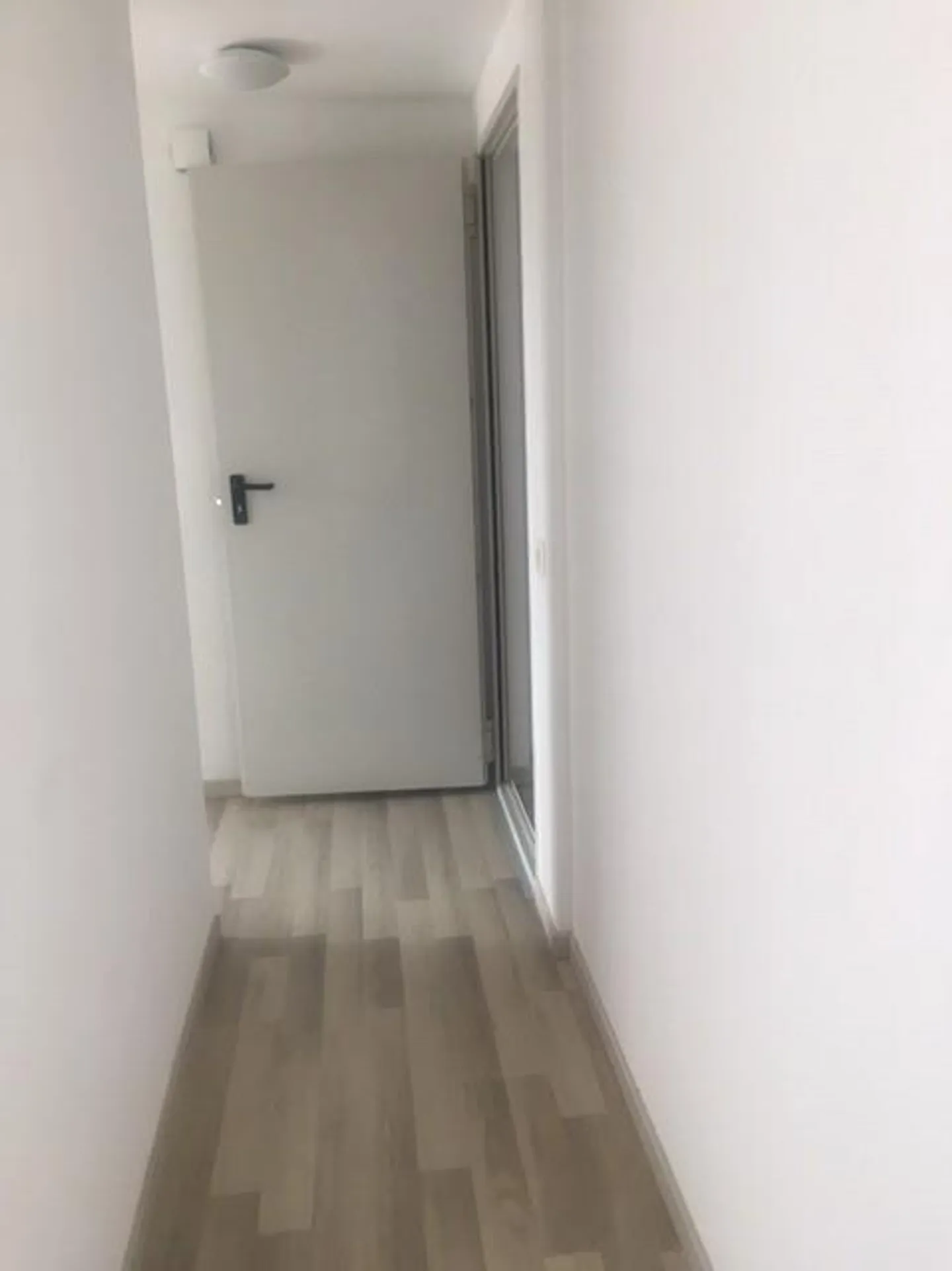 GEWERBLICHES UND WOHNGEBAEUDE FÜR EINKOMMEN - MENDRISIO ZENTRUM - Foto 10 von 30