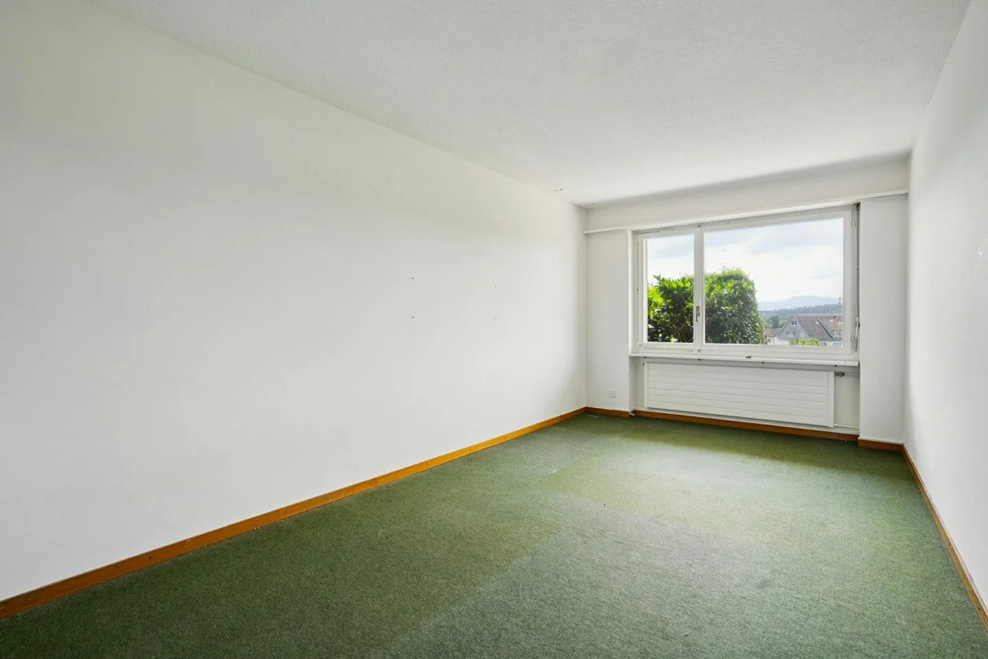 Panoramic view in your sunny 5.5-room corner house - Photo 11 of 13