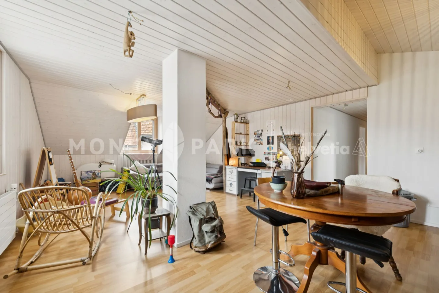 Appartement de deux pièces et demie au dernier étage - Photo 2 sur 8