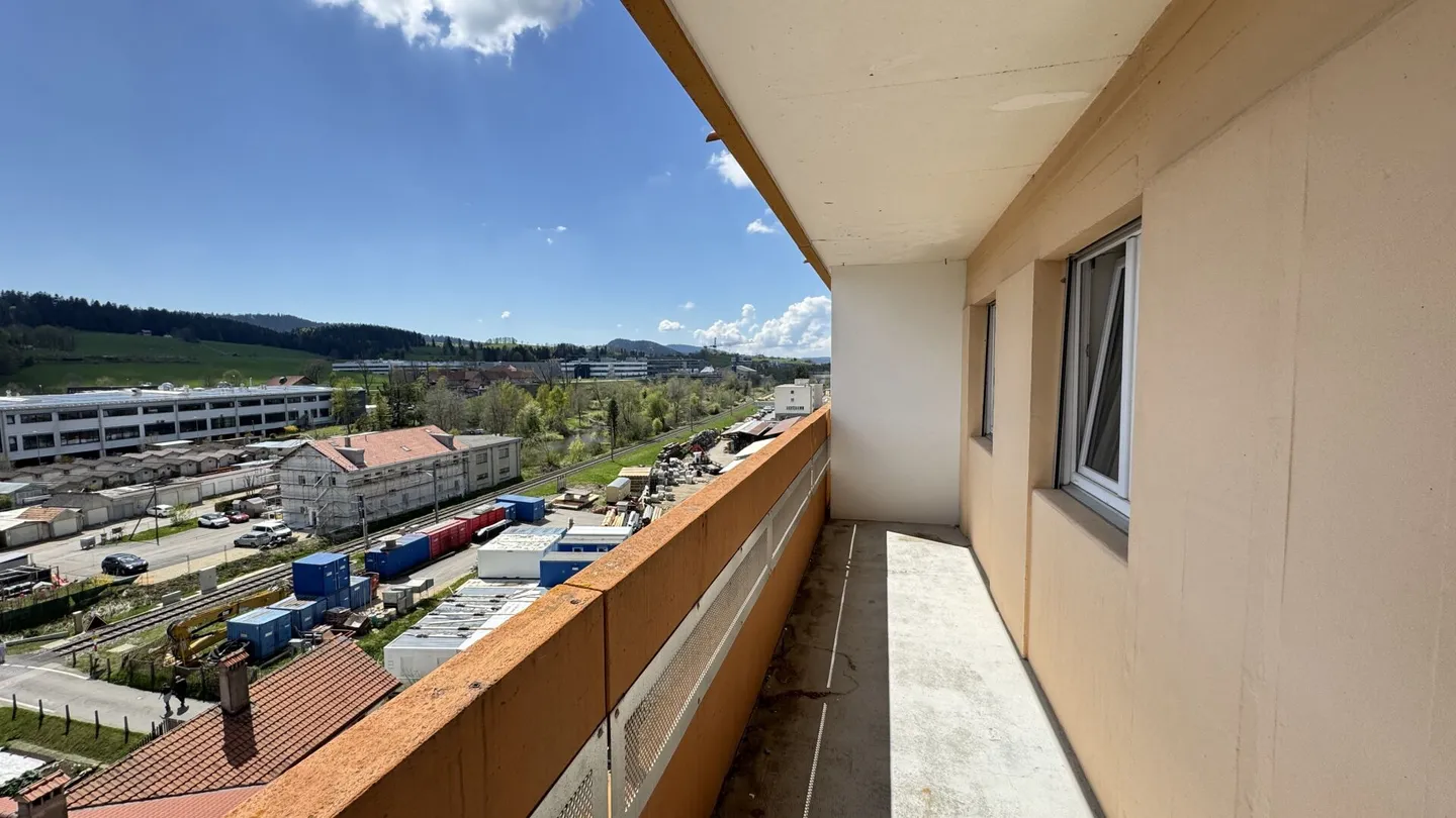 Appartamento moderno con 3 camere a La Chaux-de-Fonds - Ideale per studenti e prima occupazione dopo completa ristrutturazione - Foto 6 di 12